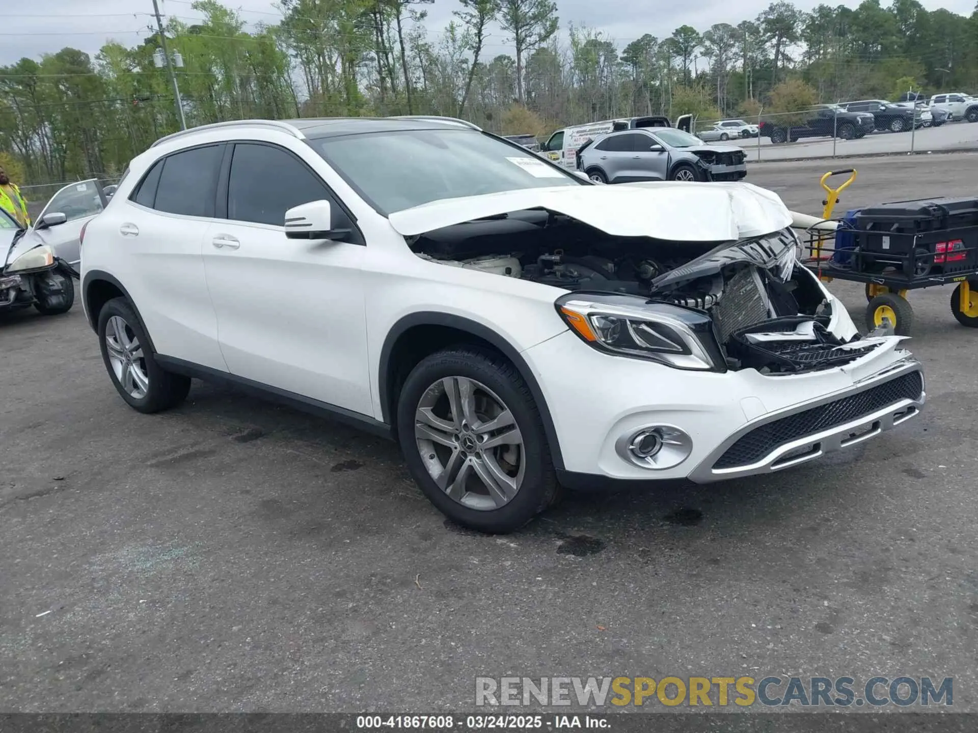 1 fotografías del automóvil dañado WDCTG4GB6KJ547448 MERCEDES-BENZ GLA 250 2019