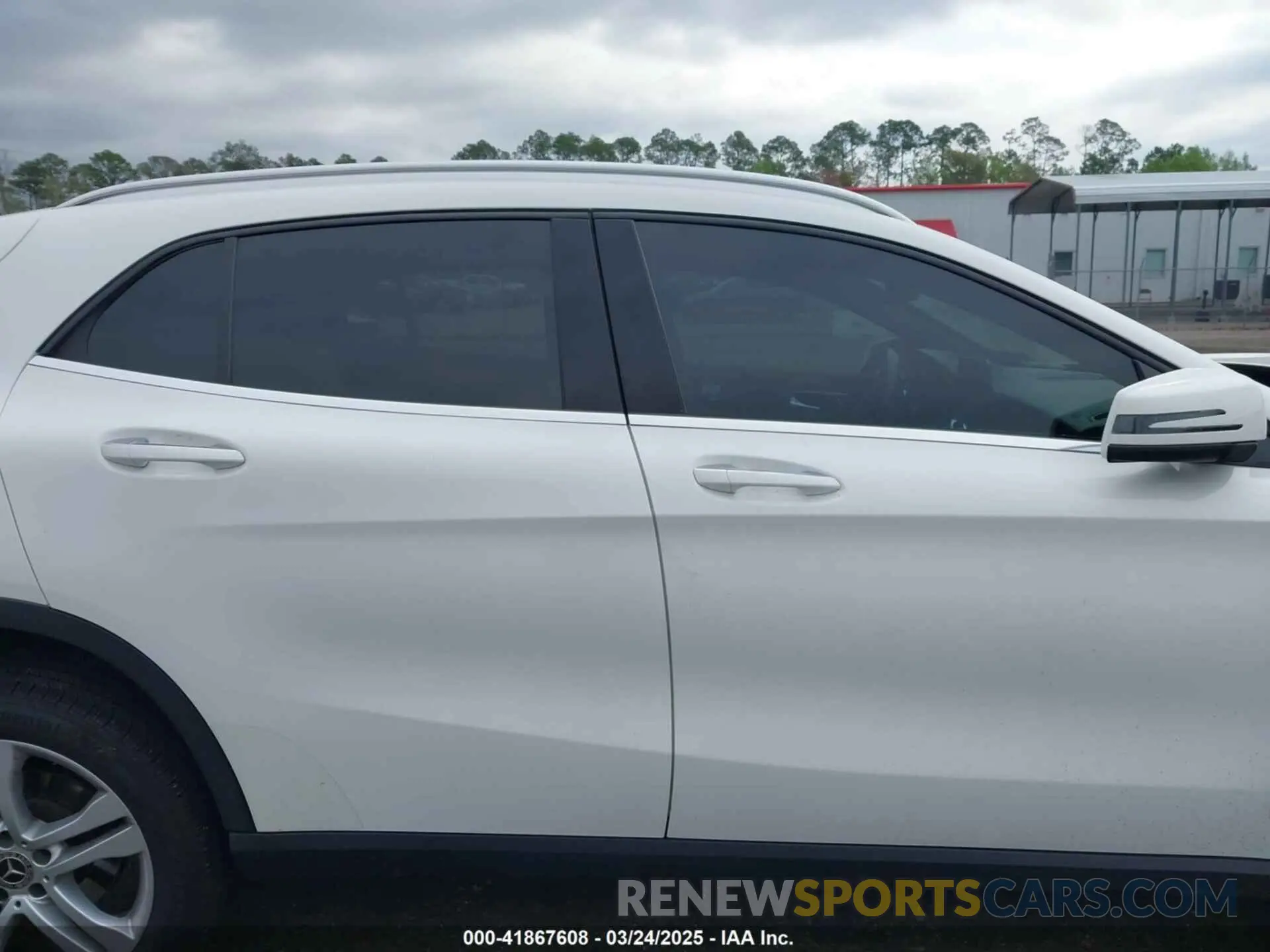 13 fotografías del automóvil dañado WDCTG4GB6KJ547448 MERCEDES-BENZ GLA 250 2019
