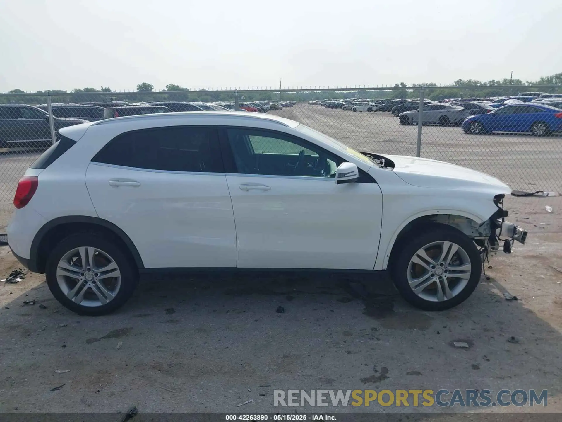 14 fotografías del automóvil dañado WDCTG4GB6KU013848 MERCEDES-BENZ GLA 250 2019