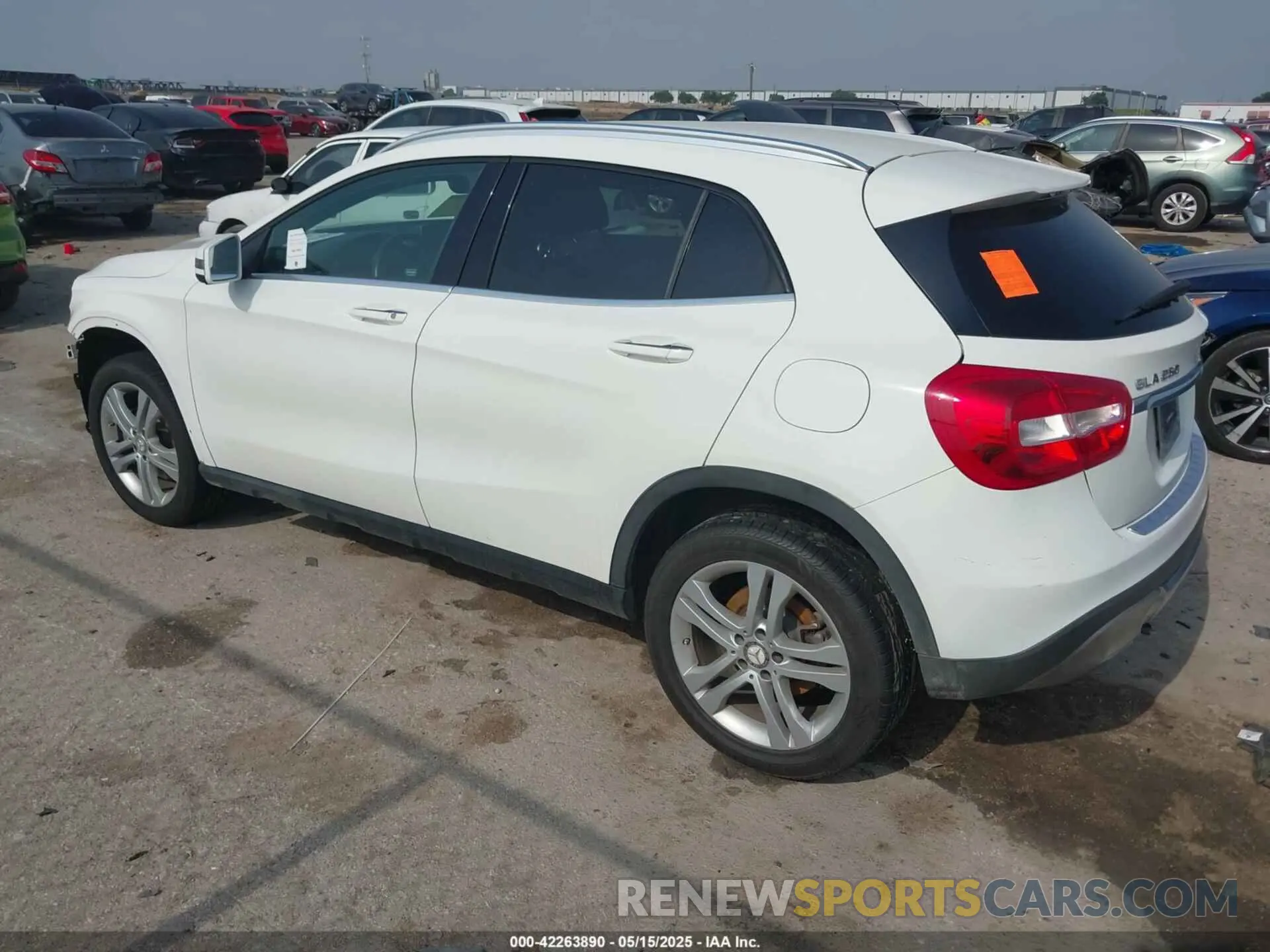 3 fotografías del automóvil dañado WDCTG4GB6KU013848 MERCEDES-BENZ GLA 250 2019