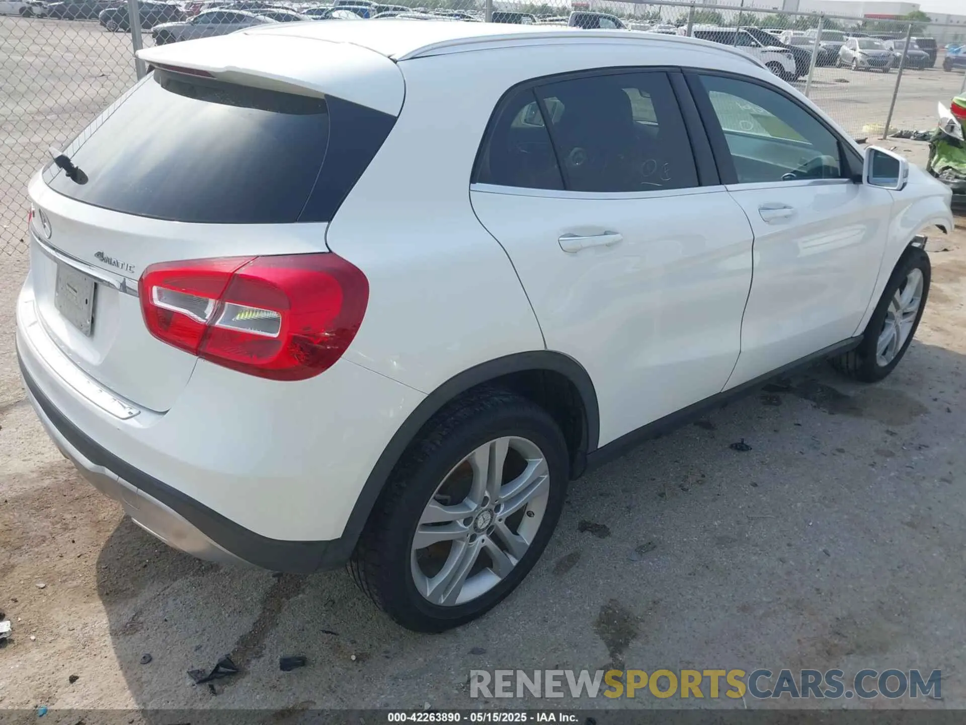 4 fotografías del automóvil dañado WDCTG4GB6KU013848 MERCEDES-BENZ GLA 250 2019