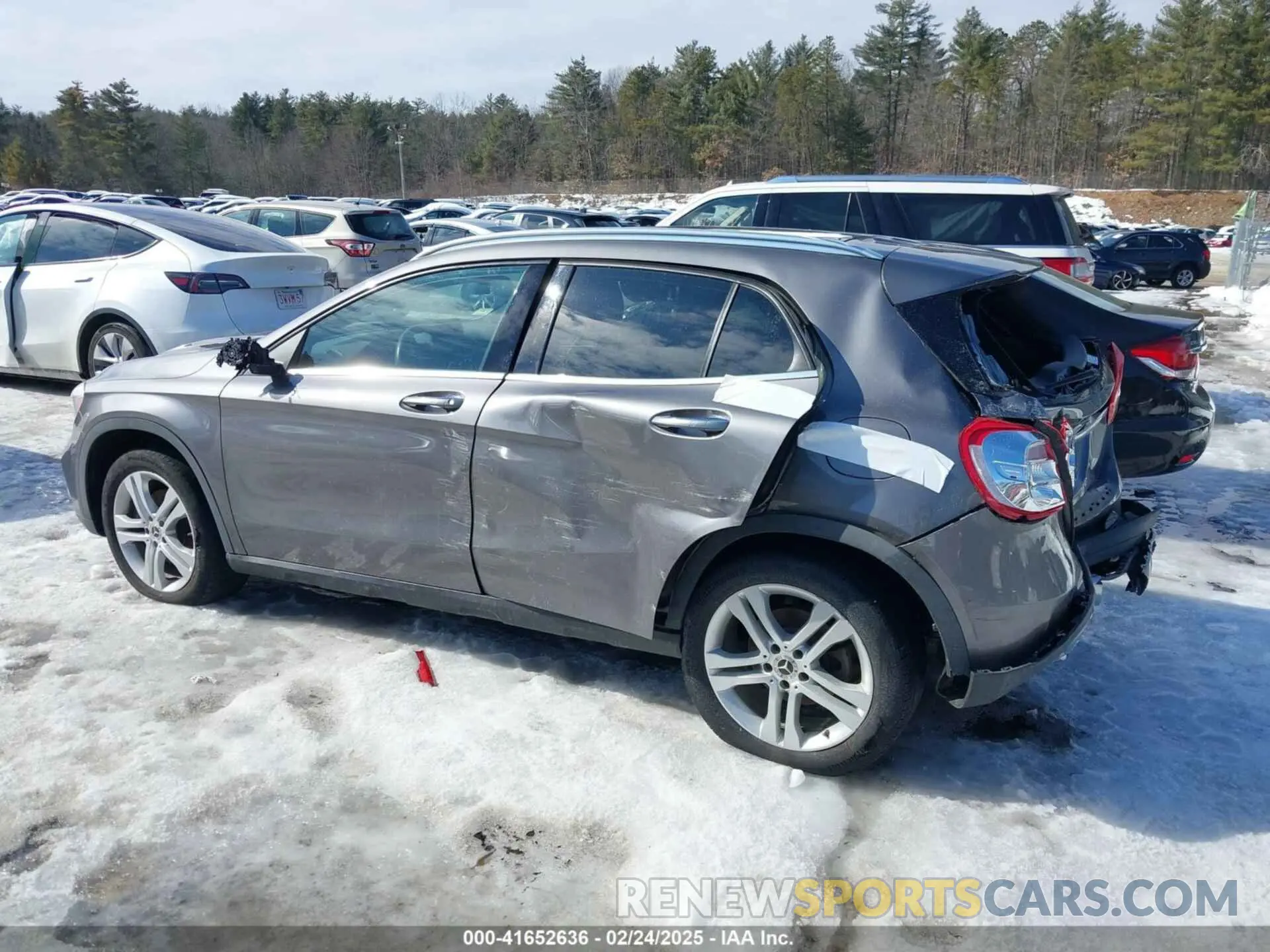 14 fotografías del automóvil dañado WDCTG4GB8KJ536371 MERCEDES-BENZ GLA 250 2019