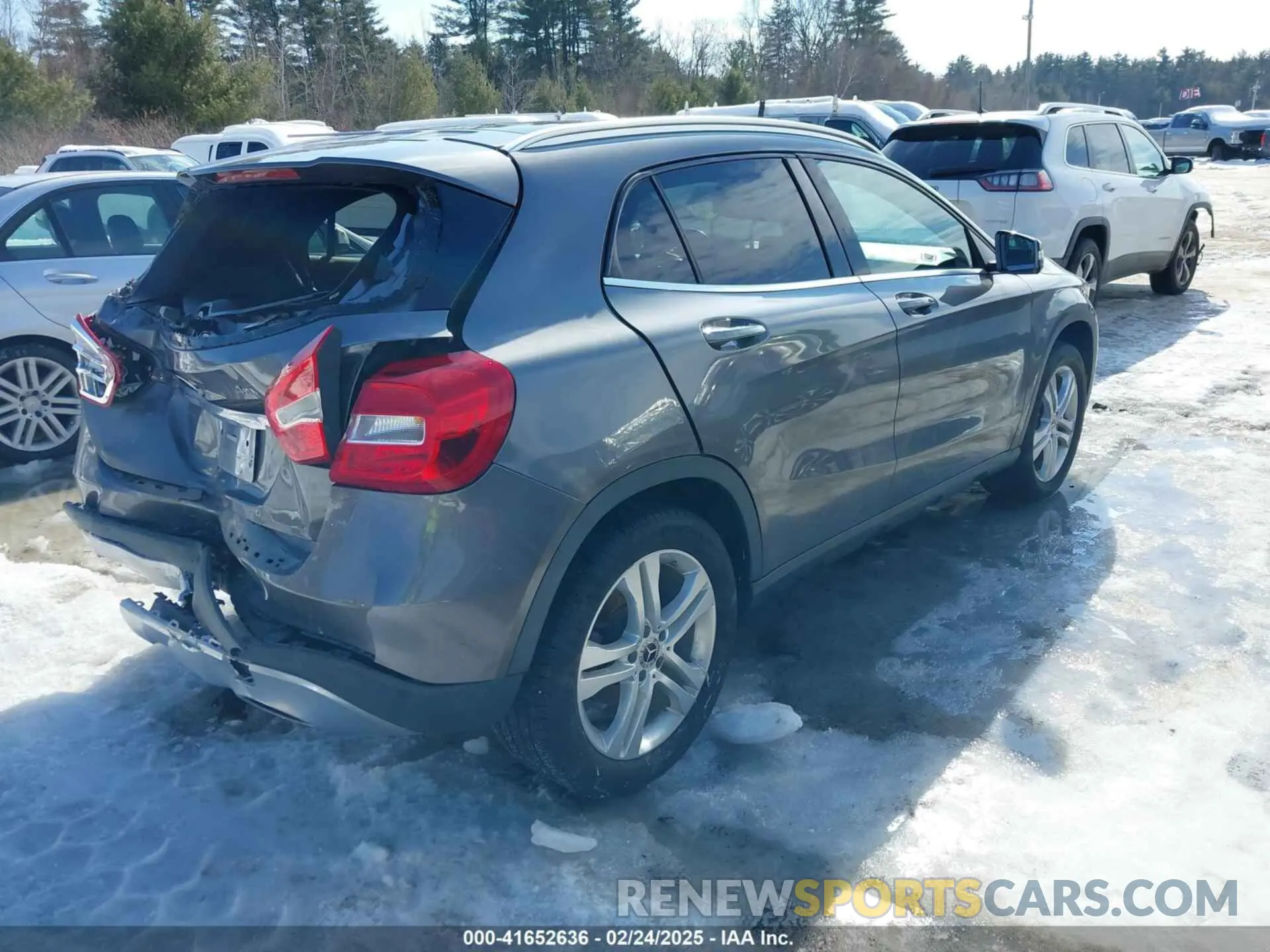 4 fotografías del automóvil dañado WDCTG4GB8KJ536371 MERCEDES-BENZ GLA 250 2019