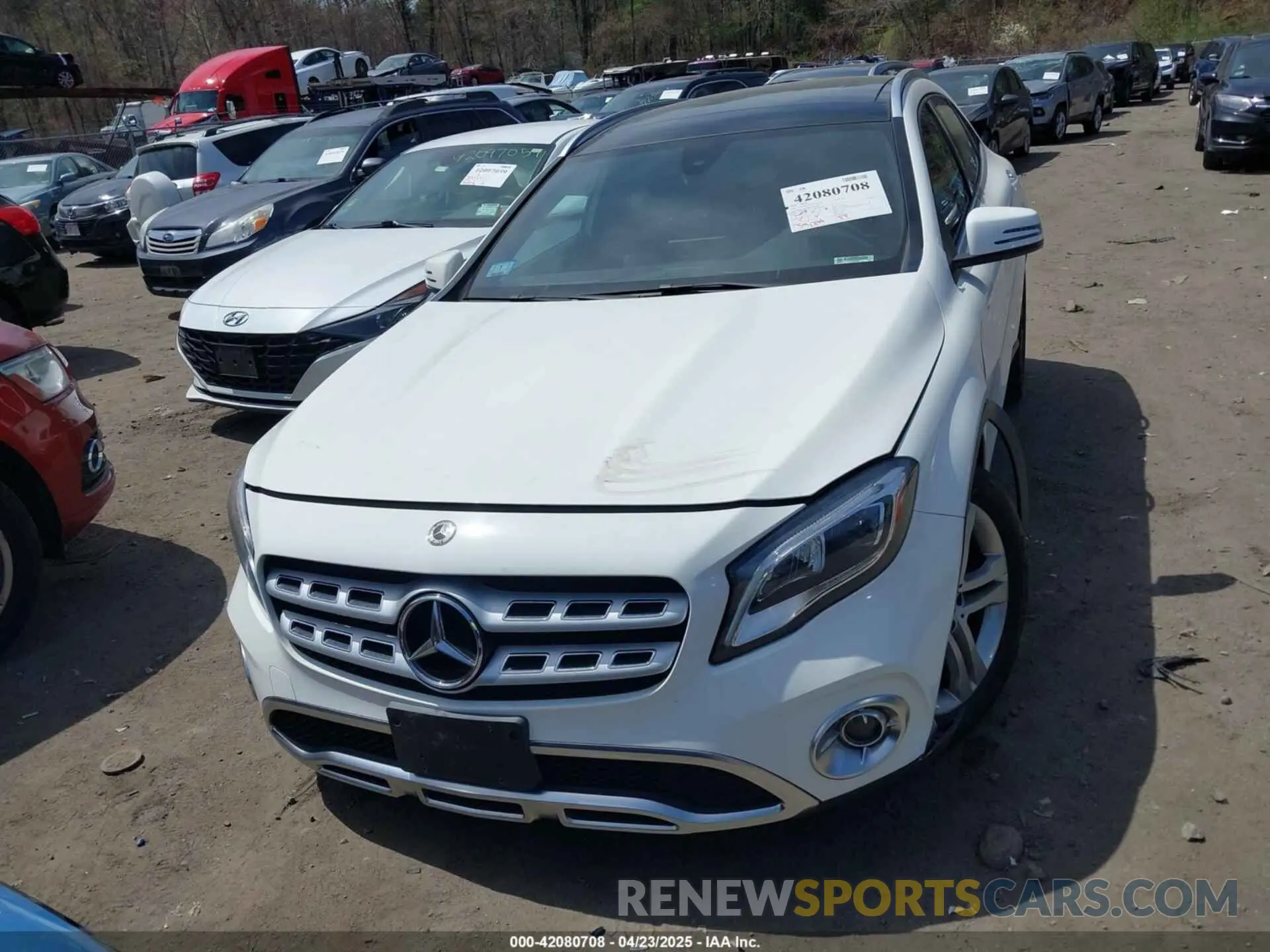 12 fotografías del automóvil dañado WDCTG4GB9KU019398 MERCEDES-BENZ GLA 250 2019
