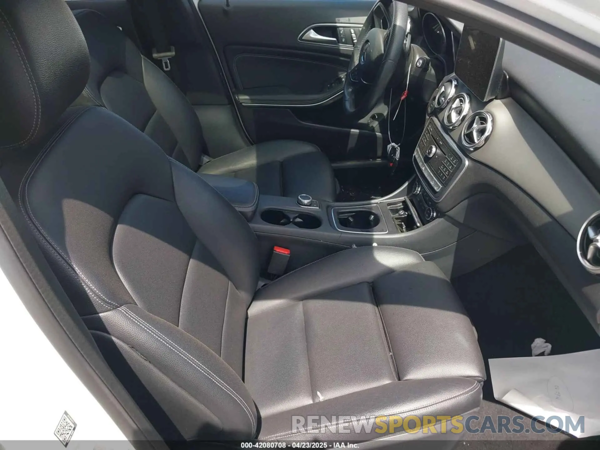 5 fotografías del automóvil dañado WDCTG4GB9KU019398 MERCEDES-BENZ GLA 250 2019
