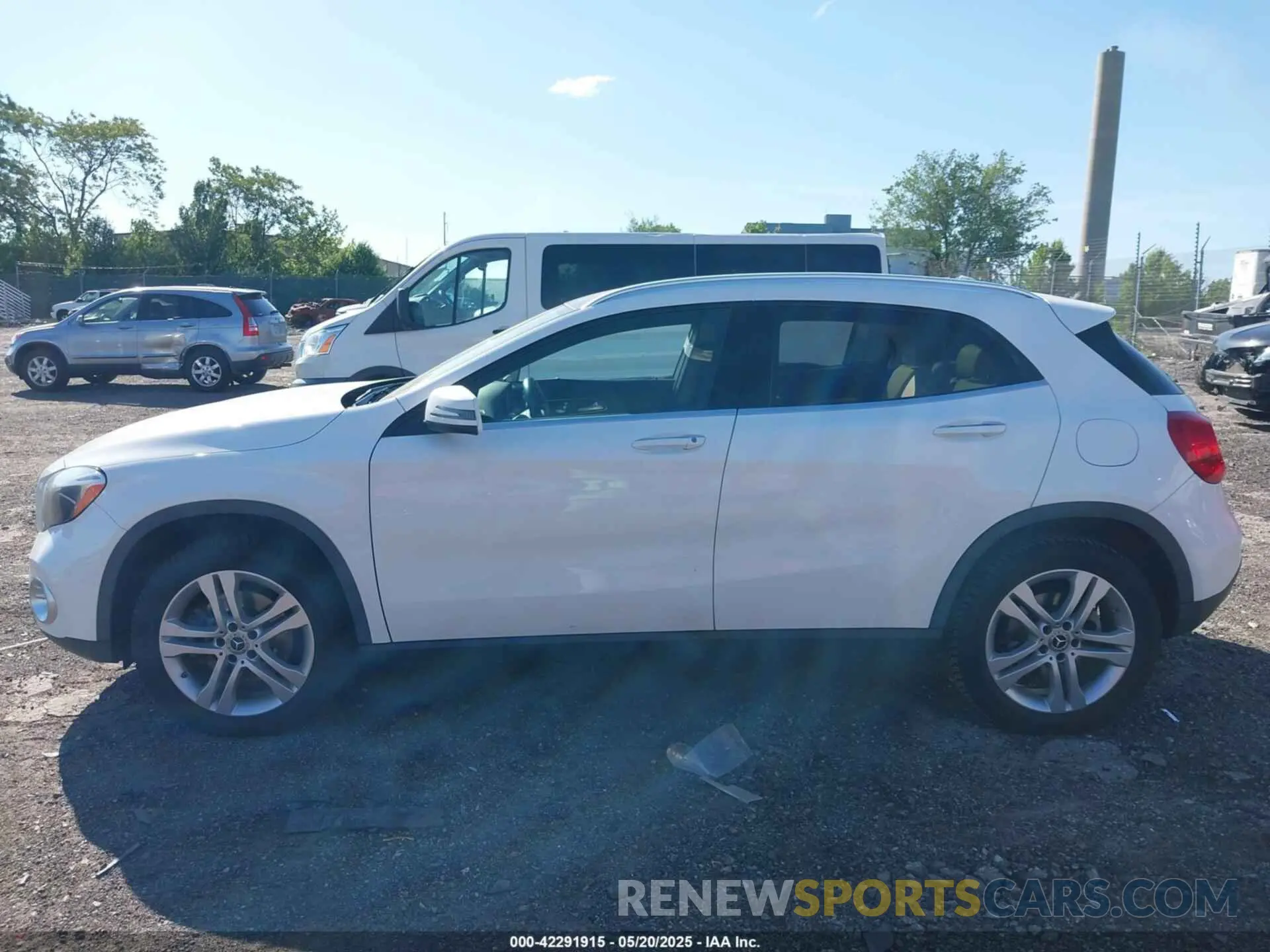 13 fotografías del automóvil dañado WDCTG4GBXKU003890 MERCEDES-BENZ GLA 250 2019