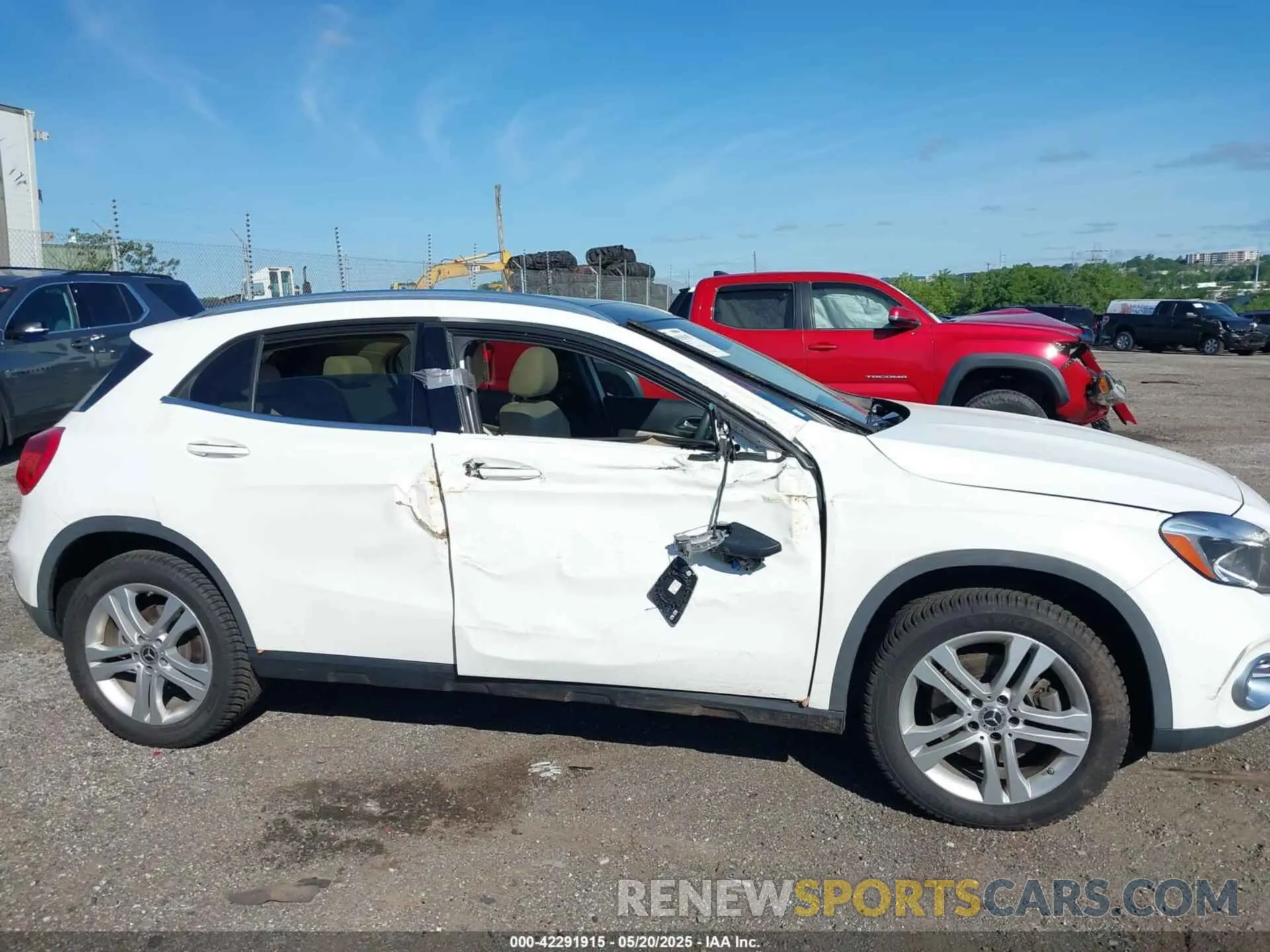 6 fotografías del automóvil dañado WDCTG4GBXKU003890 MERCEDES-BENZ GLA 250 2019