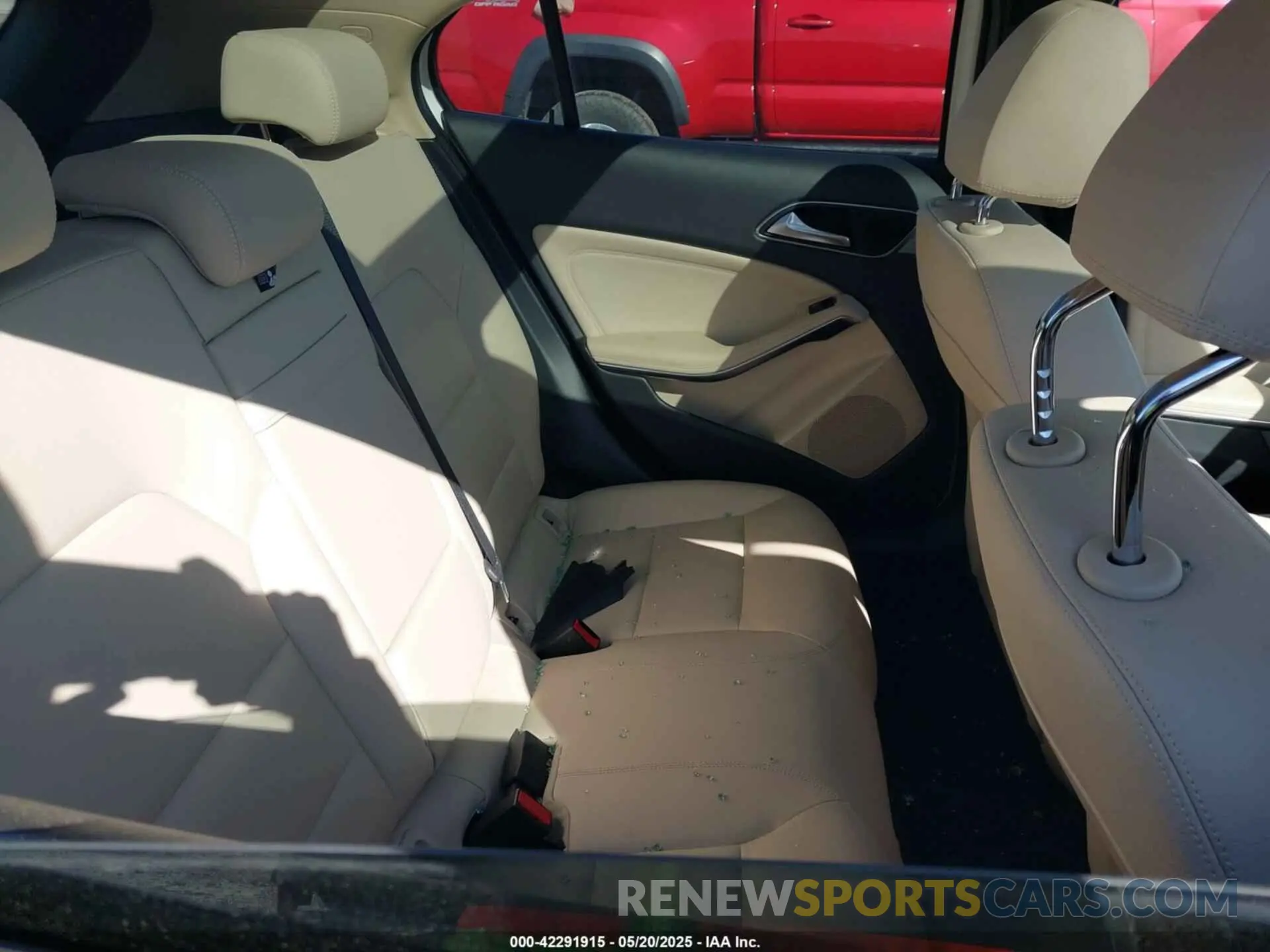 8 fotografías del automóvil dañado WDCTG4GBXKU003890 MERCEDES-BENZ GLA 250 2019