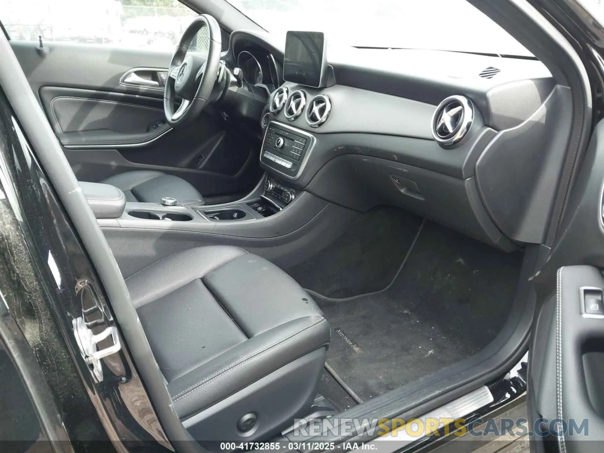5 fotografías del automóvil dañado W1NTG4GB1LU031304 MERCEDES-BENZ GLA 250 2020