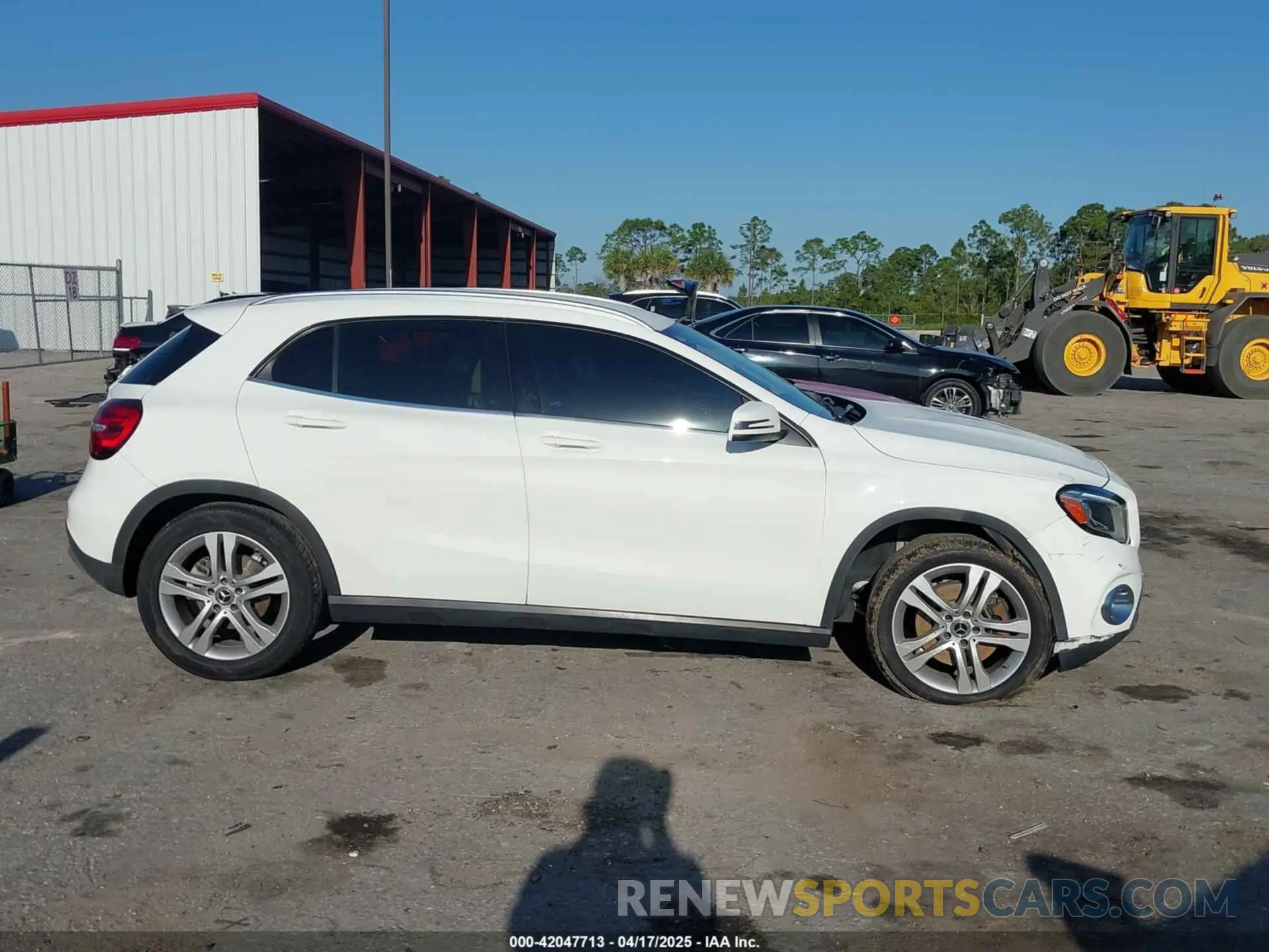 13 fotografías del automóvil dañado WDCTG4EB1LU028522 MERCEDES-BENZ GLA 250 2020