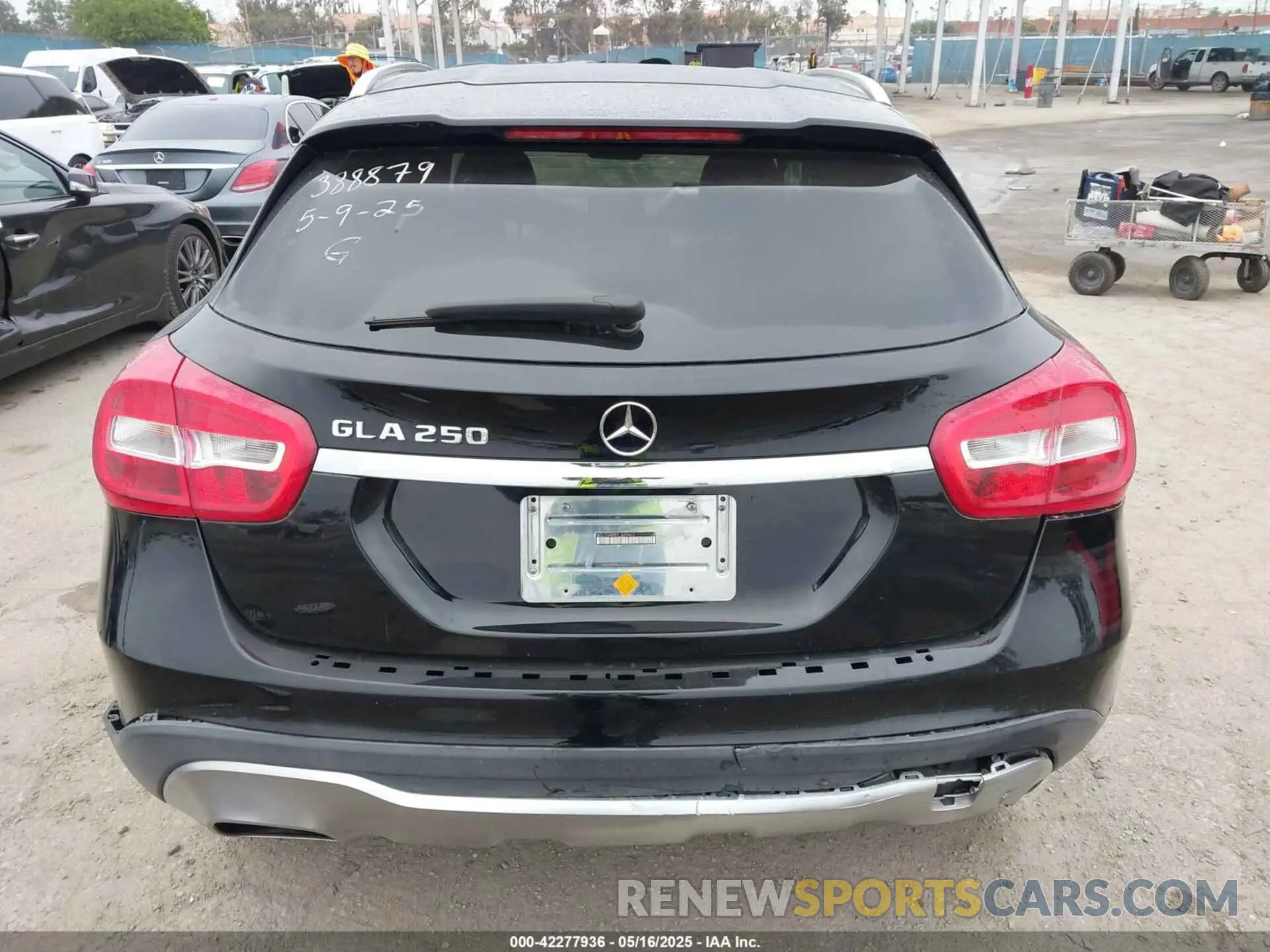 15 fotografías del automóvil dañado WDCTG4EB7LJ649622 MERCEDES-BENZ GLA 250 2020