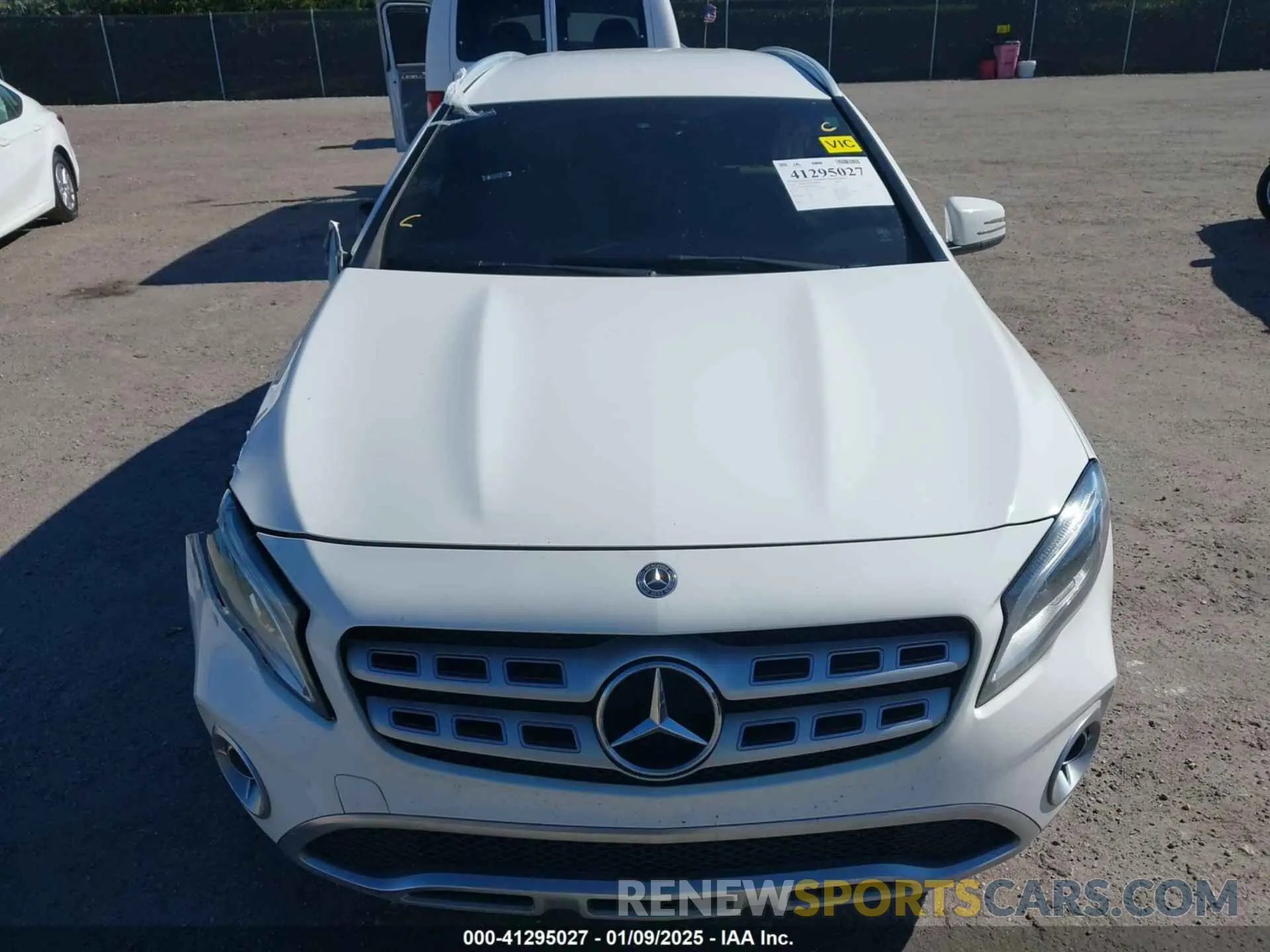 12 fotografías del automóvil dañado WDCTG4EB8LJ688932 MERCEDES-BENZ GLA 250 2020