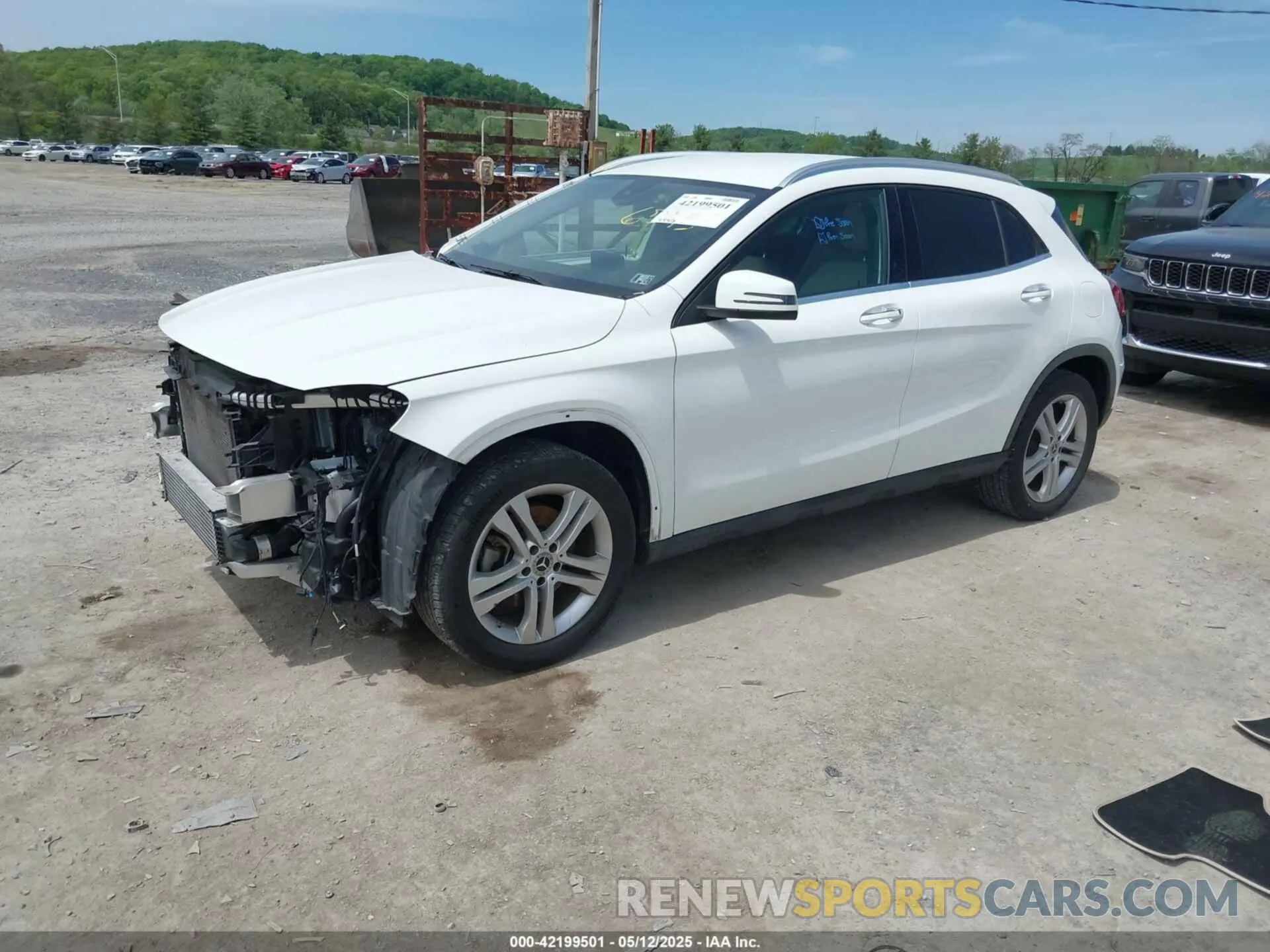 2 fotografías del automóvil dañado WDCTG4GB0LU026595 MERCEDES-BENZ GLA 250 2020