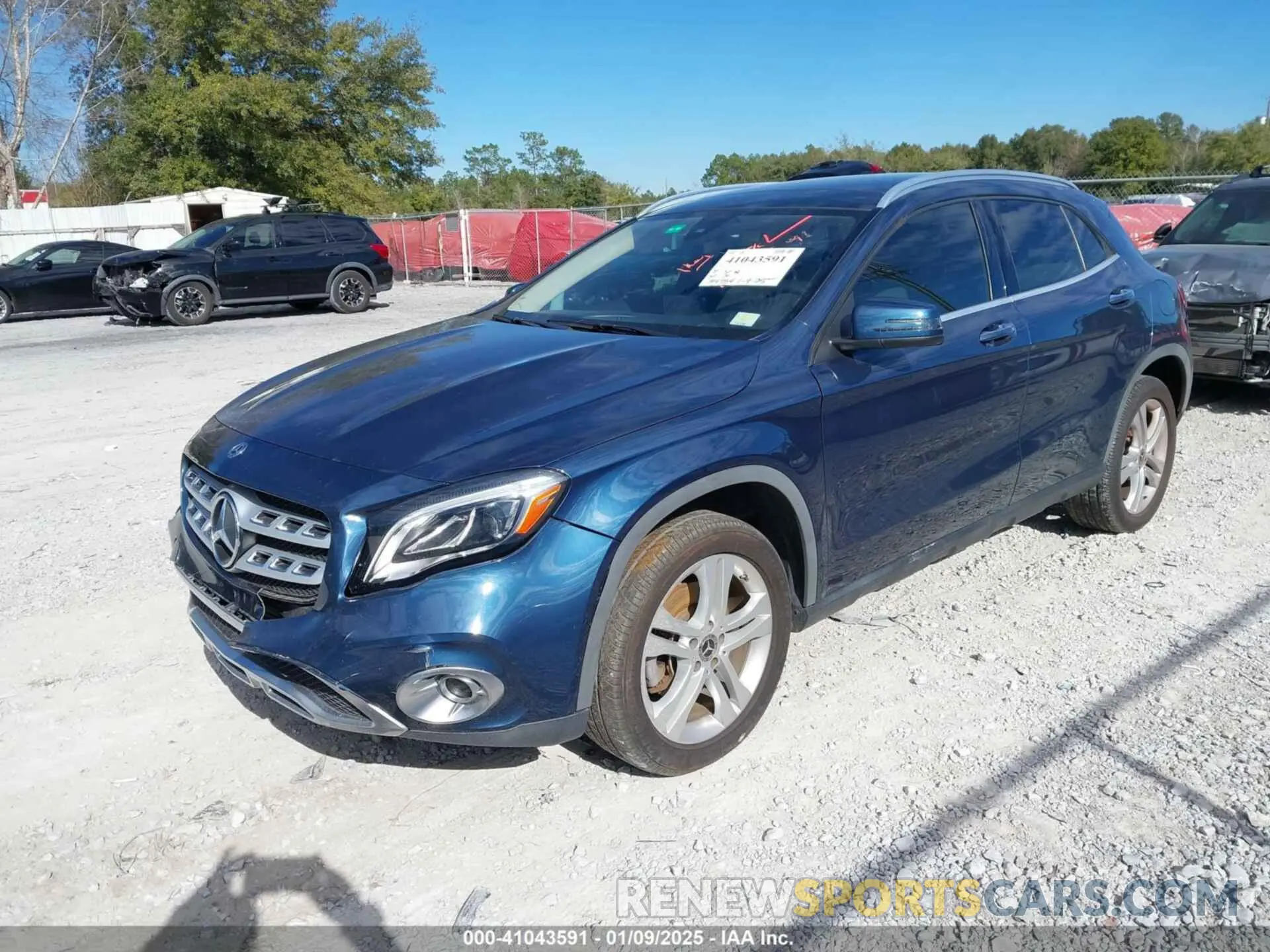 2 fotografías del automóvil dañado WDCTG4GB4LJ689637 MERCEDES-BENZ GLA 250 2020