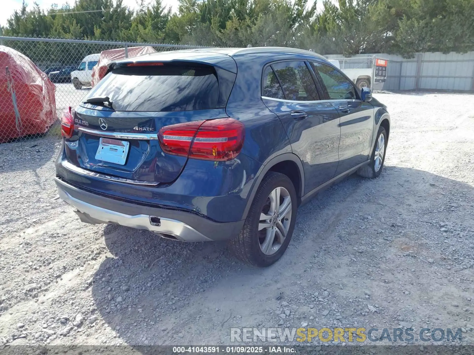 4 fotografías del automóvil dañado WDCTG4GB4LJ689637 MERCEDES-BENZ GLA 250 2020