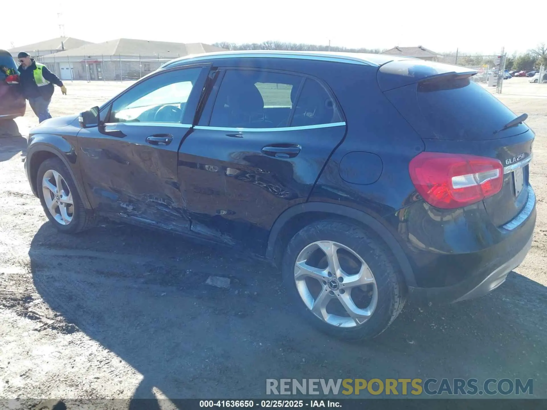 3 fotografías del automóvil dañado WDCTG4GB5LU027306 MERCEDES-BENZ GLA 250 2020