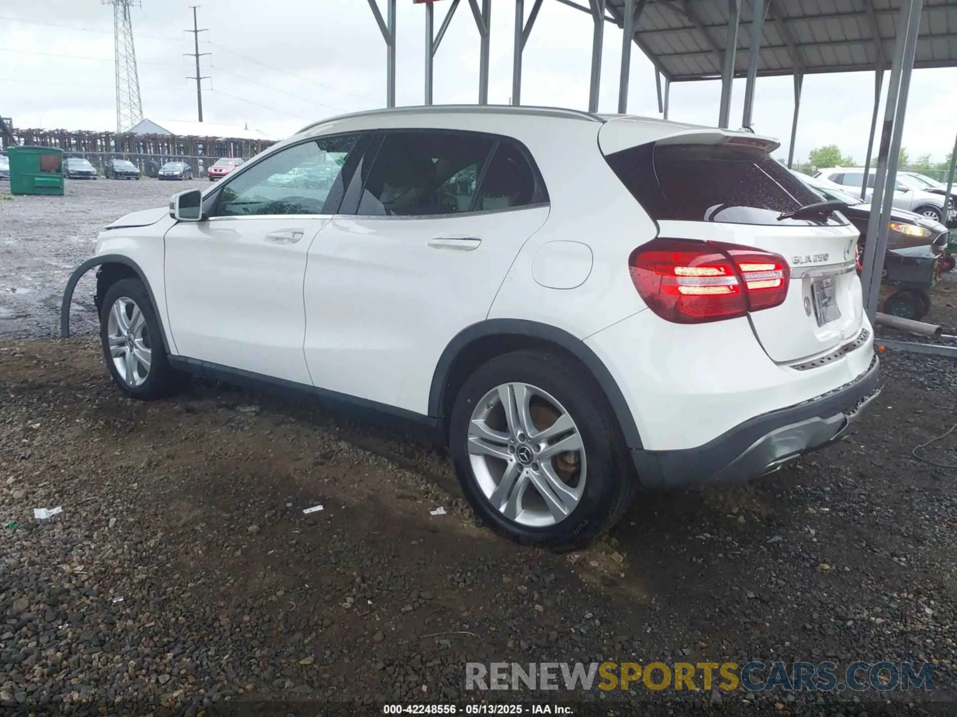 3 fotografías del automóvil dañado WDCTG4GB8LU026361 MERCEDES-BENZ GLA 250 2020