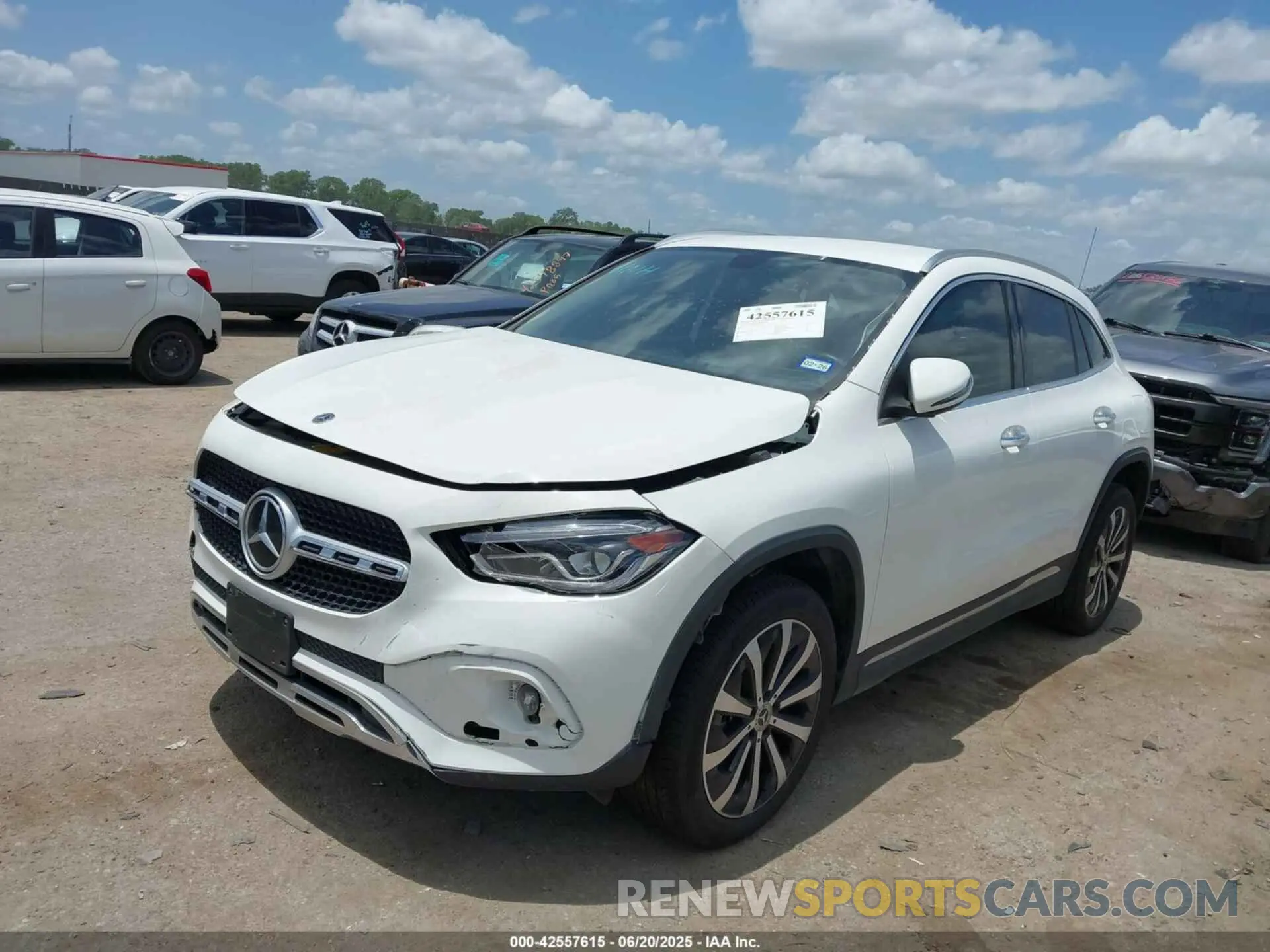 2 fotografías del automóvil dañado W1N4N4GB8MJ256638 MERCEDES-BENZ GLA 250 2021