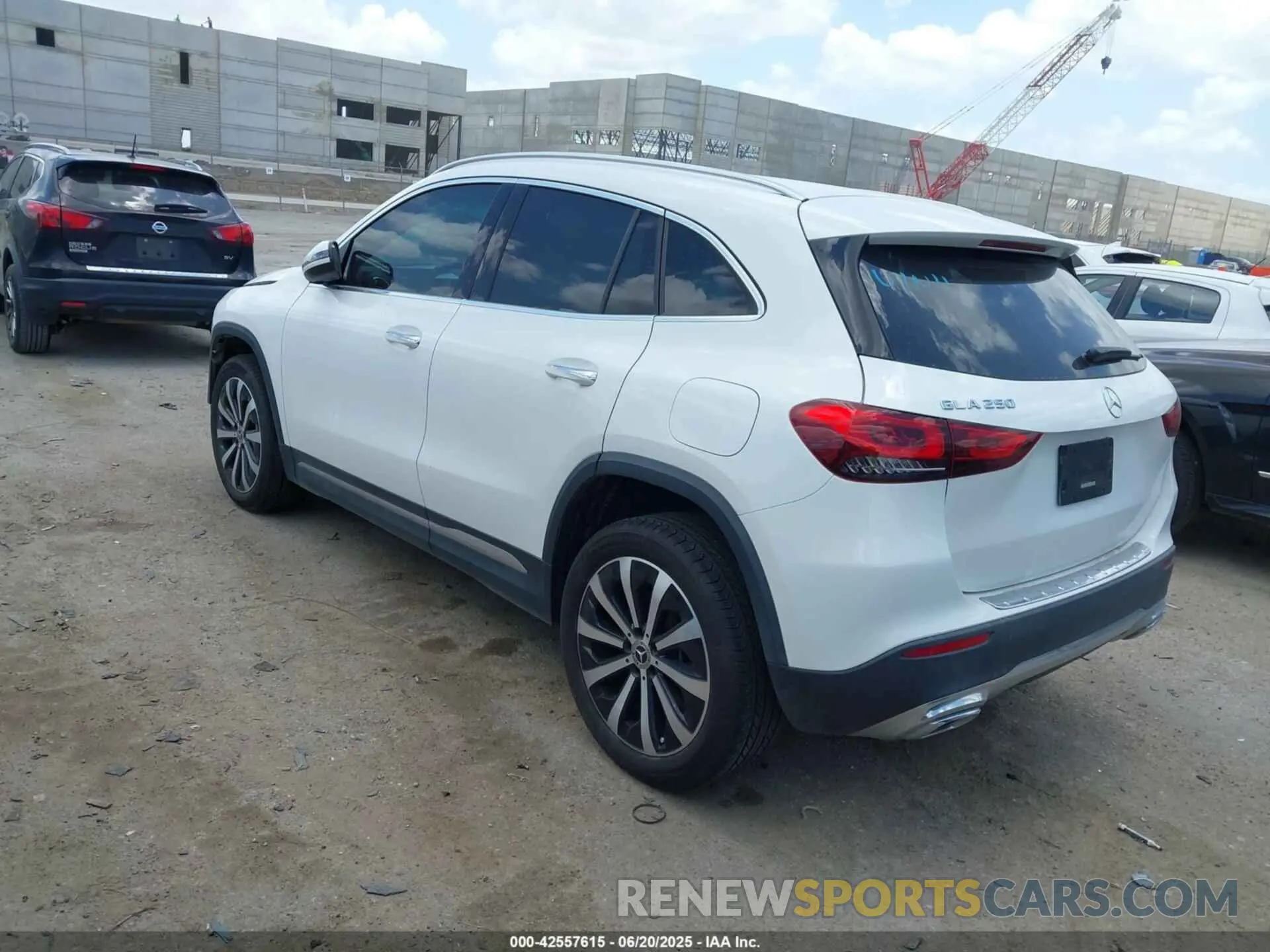 3 fotografías del automóvil dañado W1N4N4GB8MJ256638 MERCEDES-BENZ GLA 250 2021
