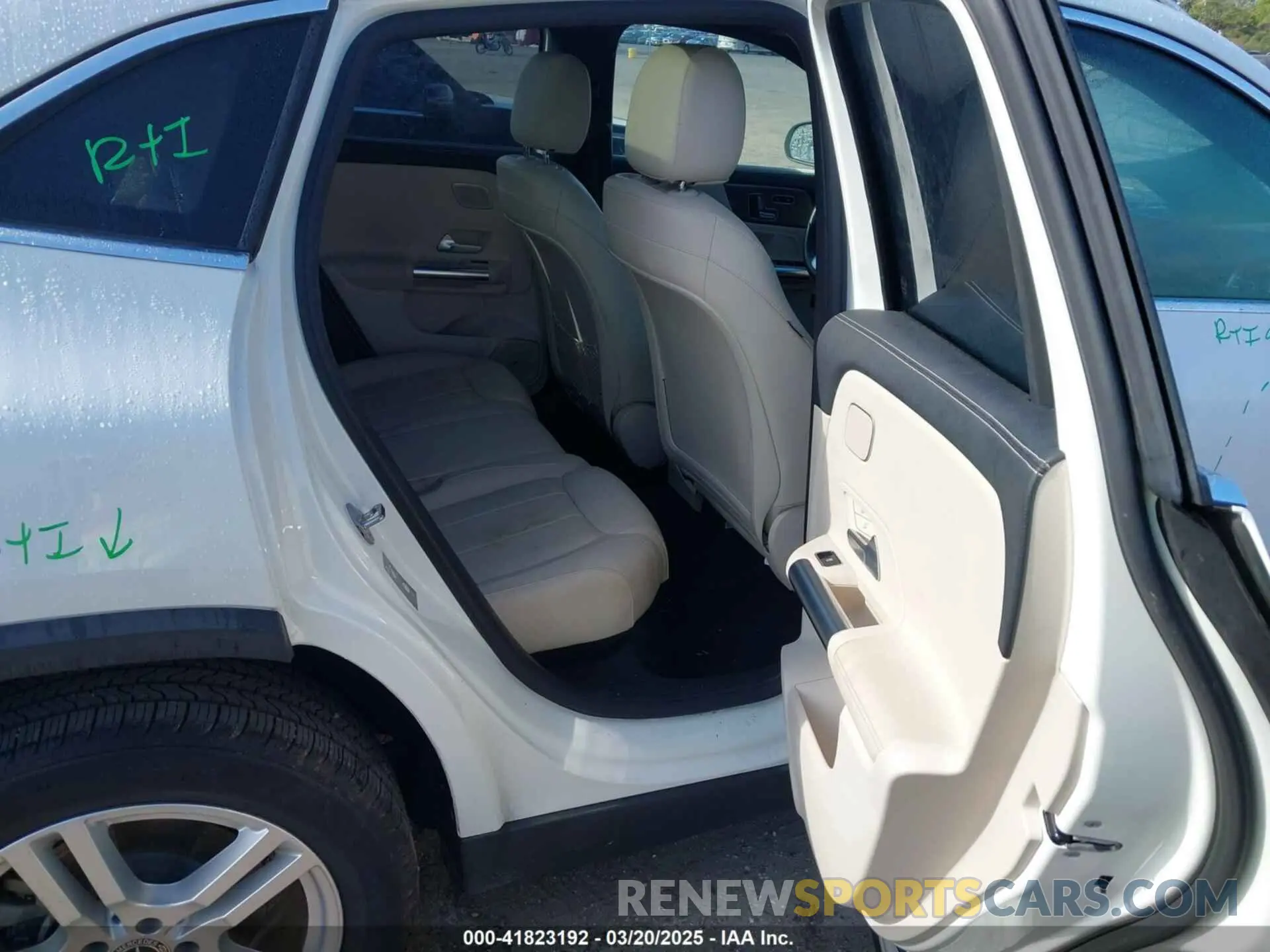 8 fotografías del automóvil dañado W1N4N4HB0MJ112144 MERCEDES-BENZ GLA 250 2021