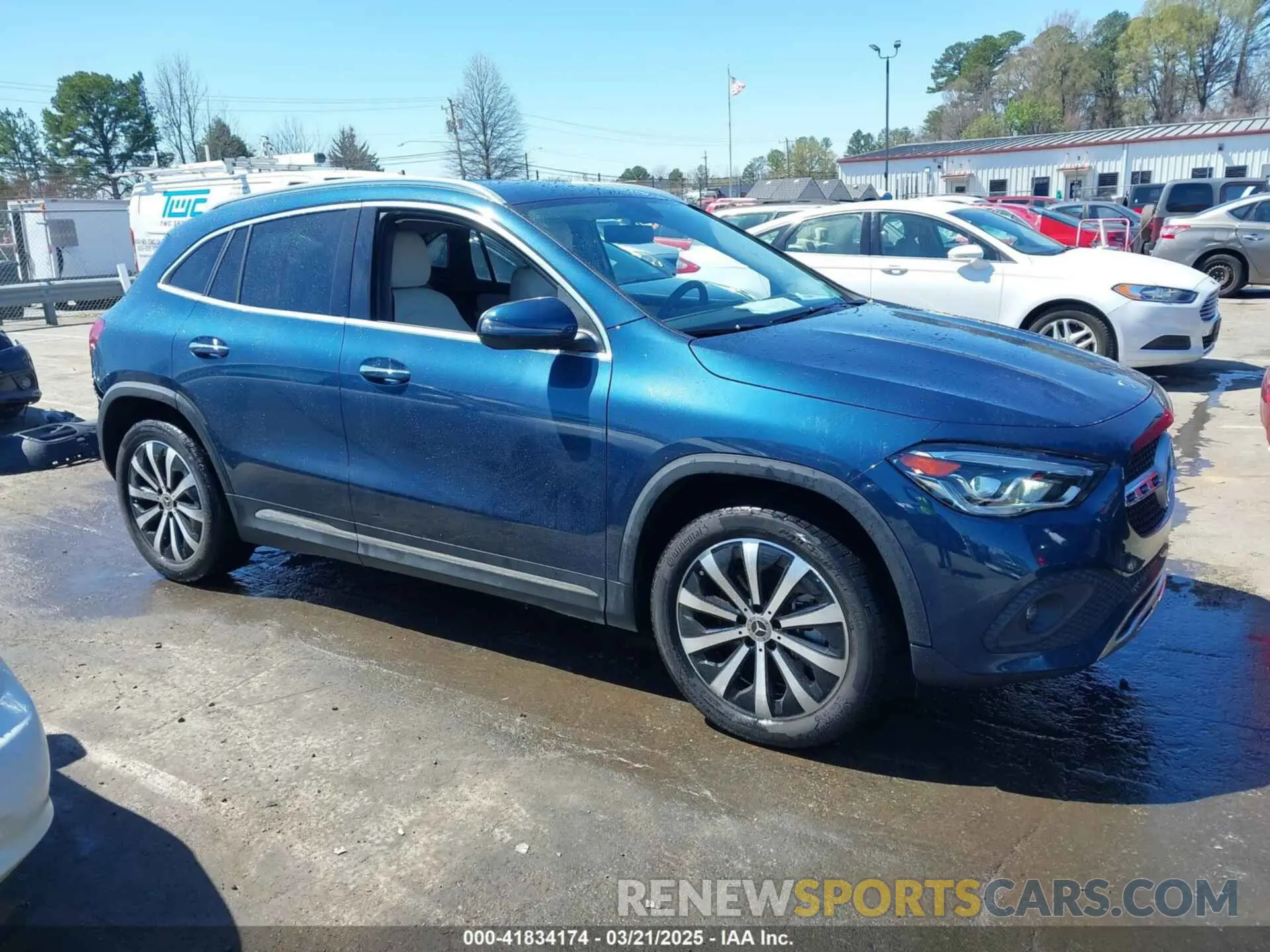 14 fotografías del automóvil dañado W1N4N4GB3NJ326127 MERCEDES-BENZ GLA 250 2022
