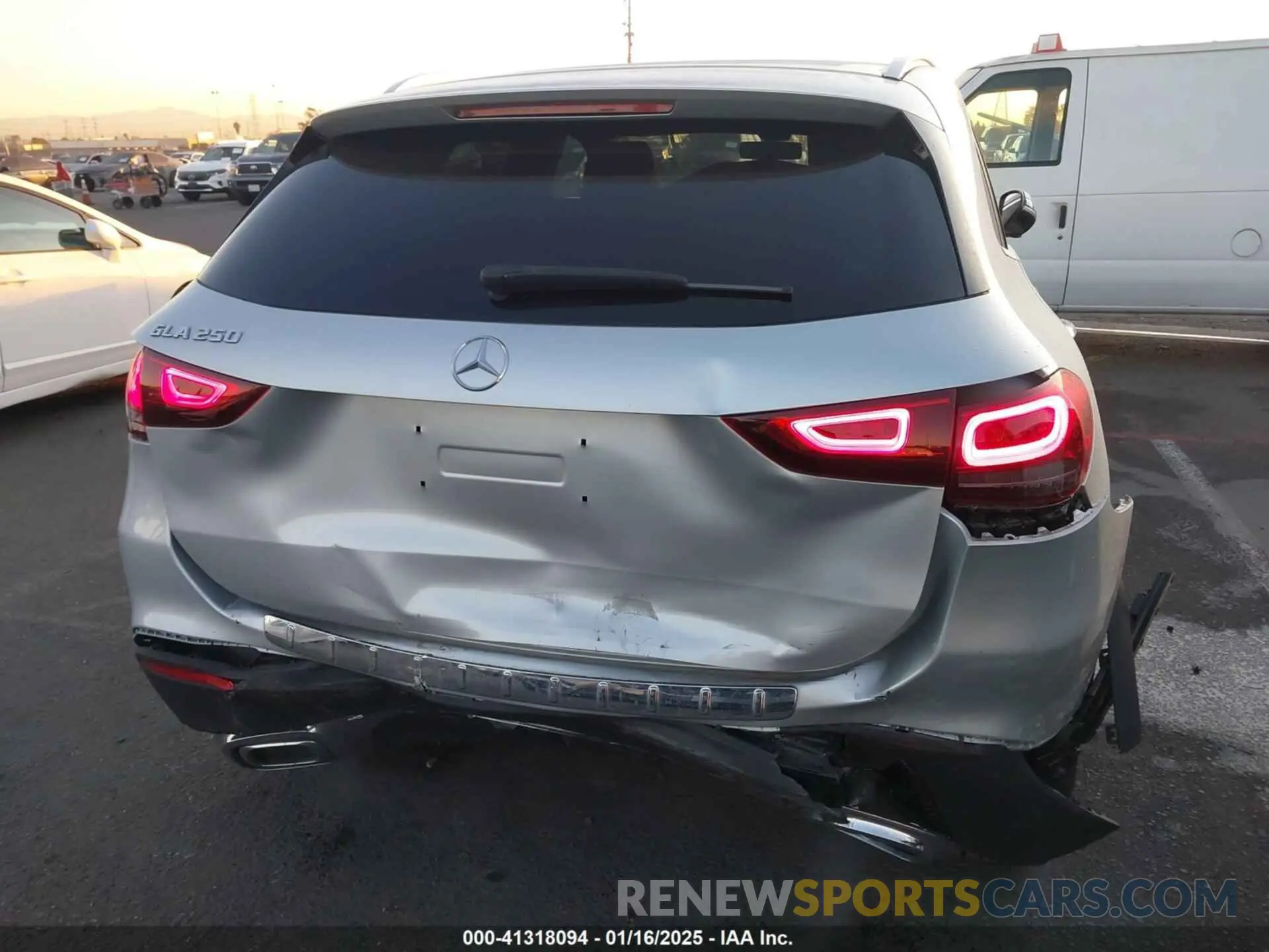 16 fotografías del automóvil dañado W1N4N4GB5NJ394770 MERCEDES-BENZ GLA 250 2022