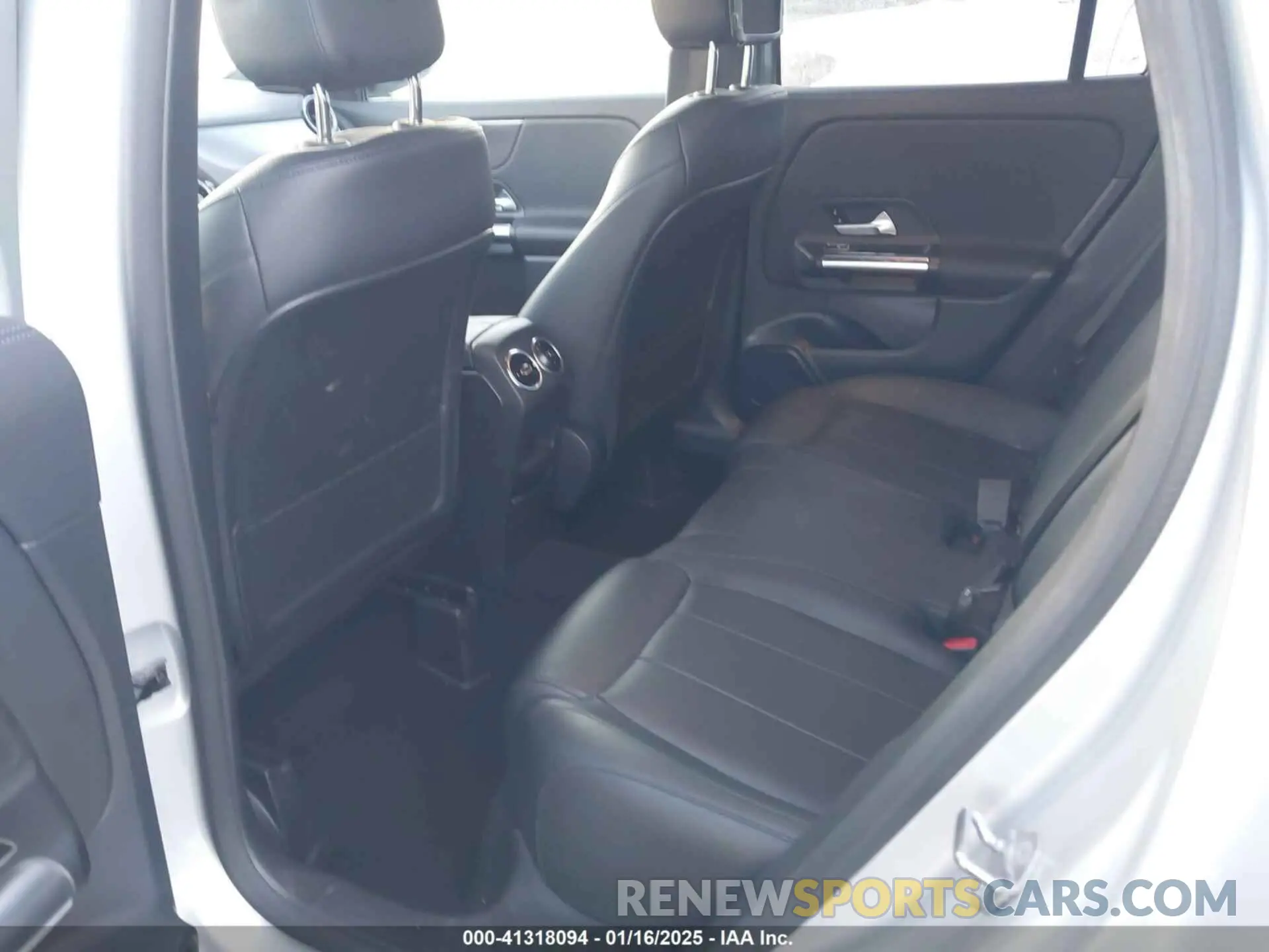 8 fotografías del automóvil dañado W1N4N4GB5NJ394770 MERCEDES-BENZ GLA 250 2022