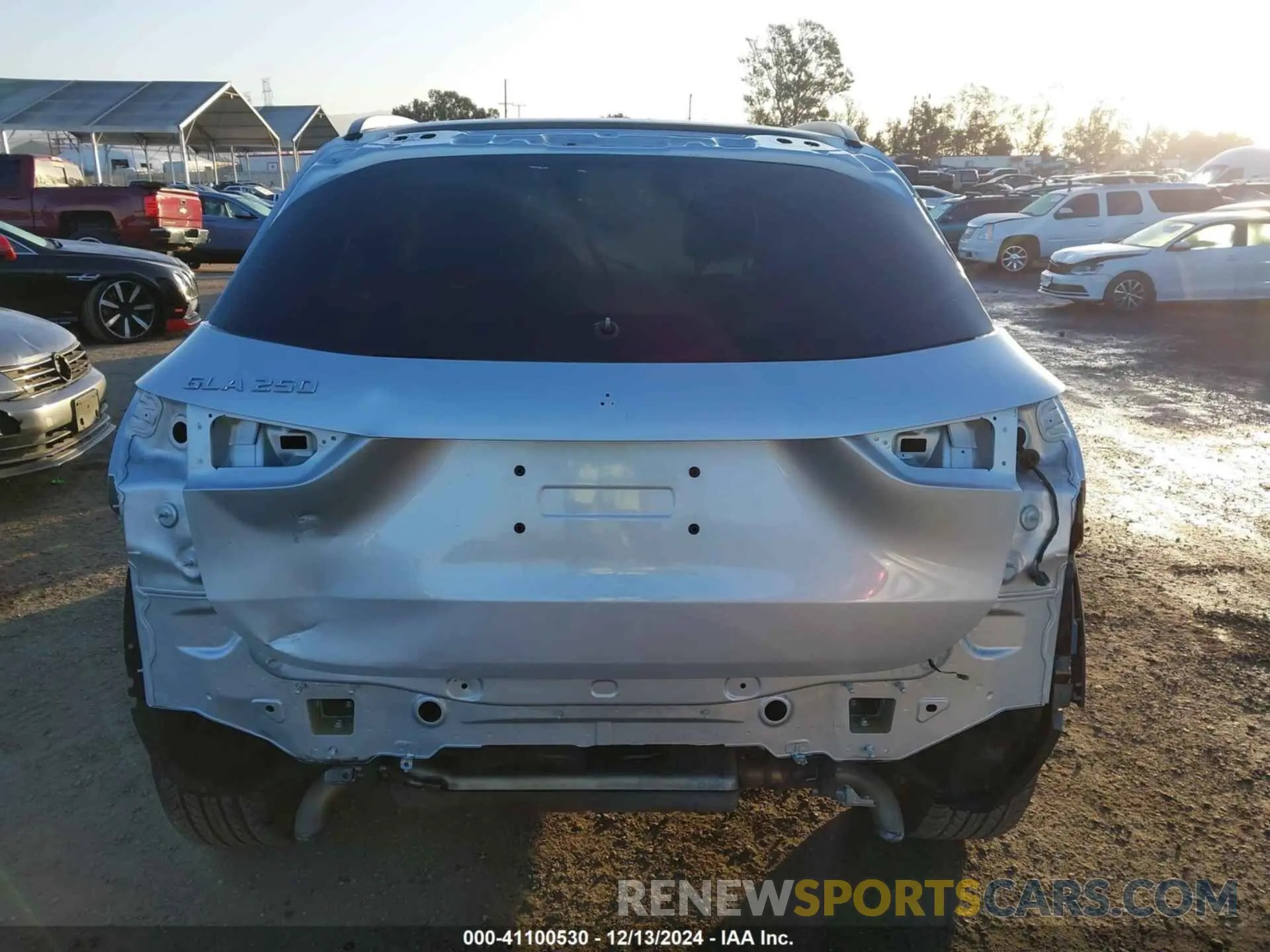 17 fotografías del automóvil dañado W1N4N4GBXNJ325704 MERCEDES-BENZ GLA 250 2022