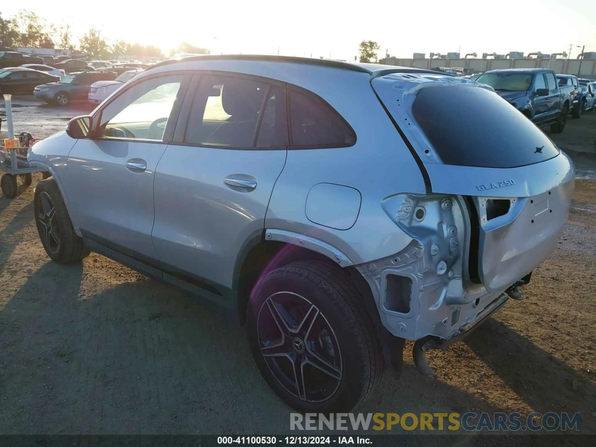 3 fotografías del automóvil dañado W1N4N4GBXNJ325704 MERCEDES-BENZ GLA 250 2022