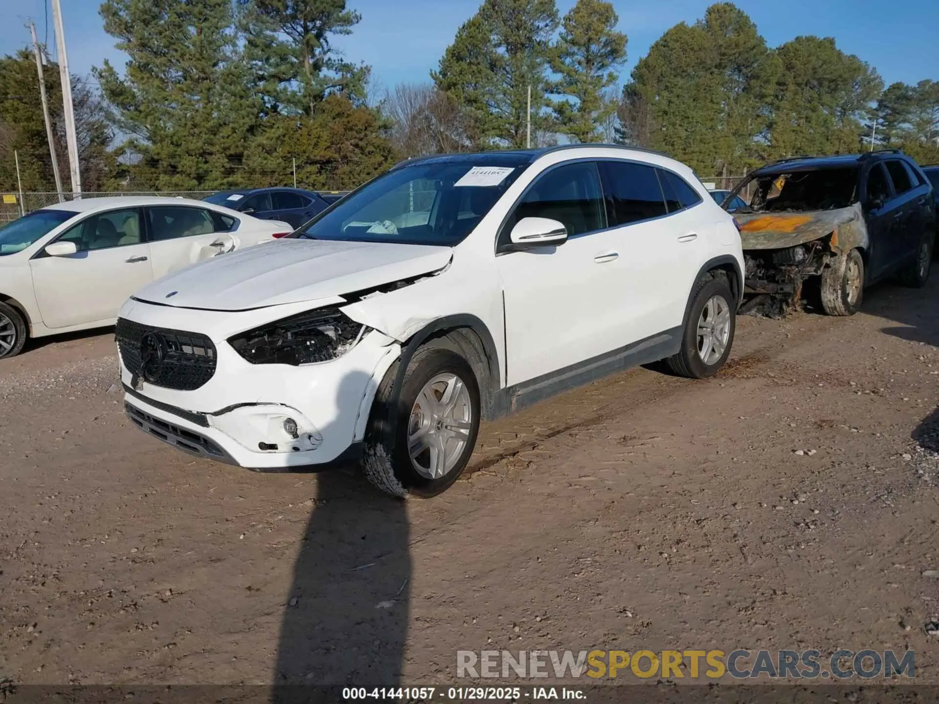 2 fotografías del automóvil dañado W1N4N4GB0PJ448110 MERCEDES-BENZ GLA 250 2023