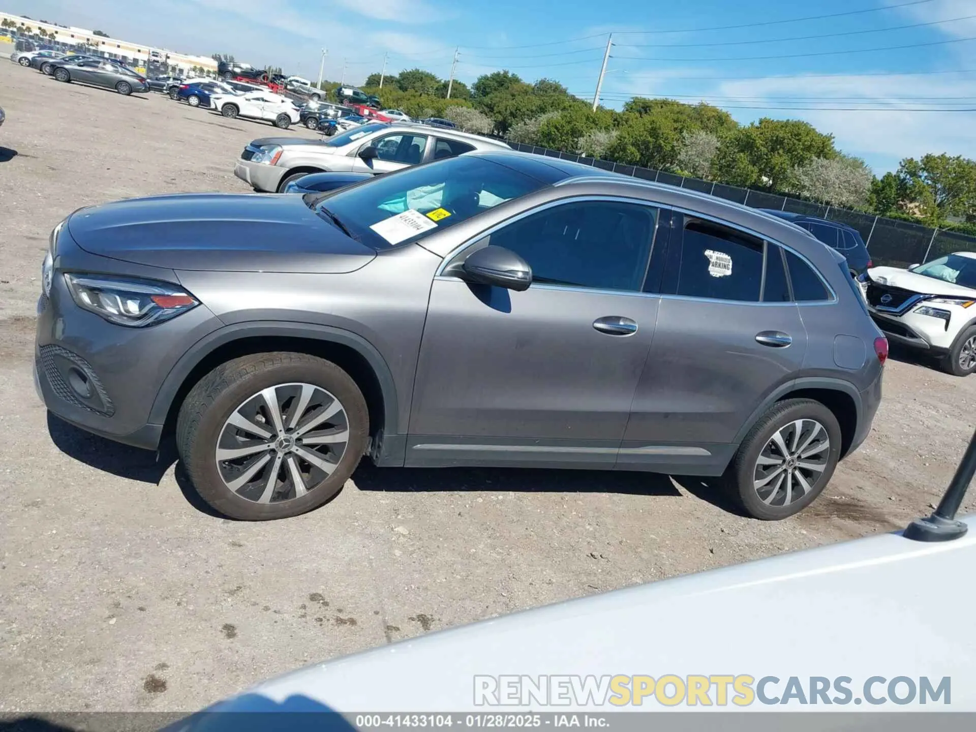 13 fotografías del automóvil dañado W1N4N4GB0PJ521895 MERCEDES-BENZ GLA 250 2023