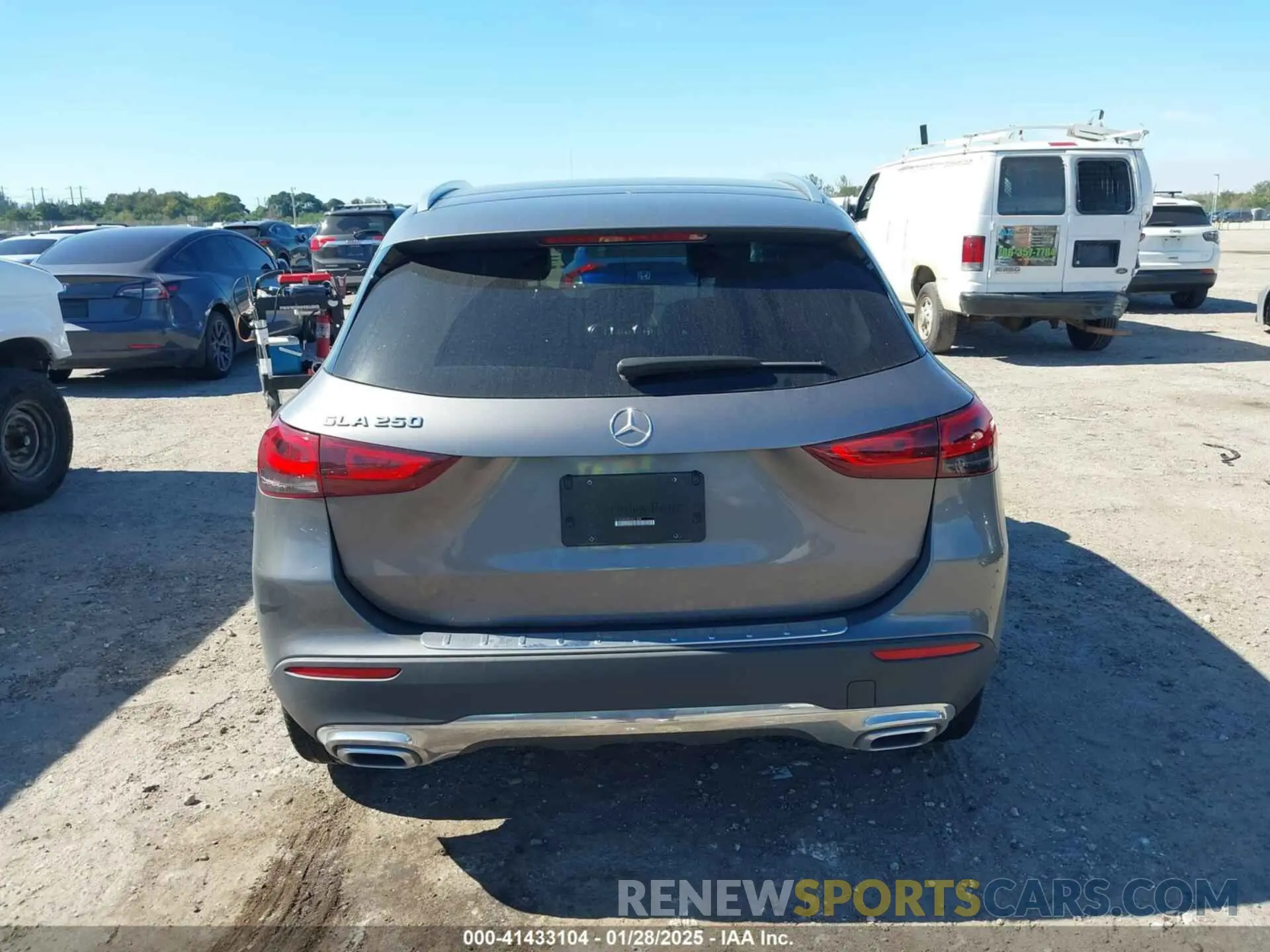 15 fotografías del automóvil dañado W1N4N4GB0PJ521895 MERCEDES-BENZ GLA 250 2023