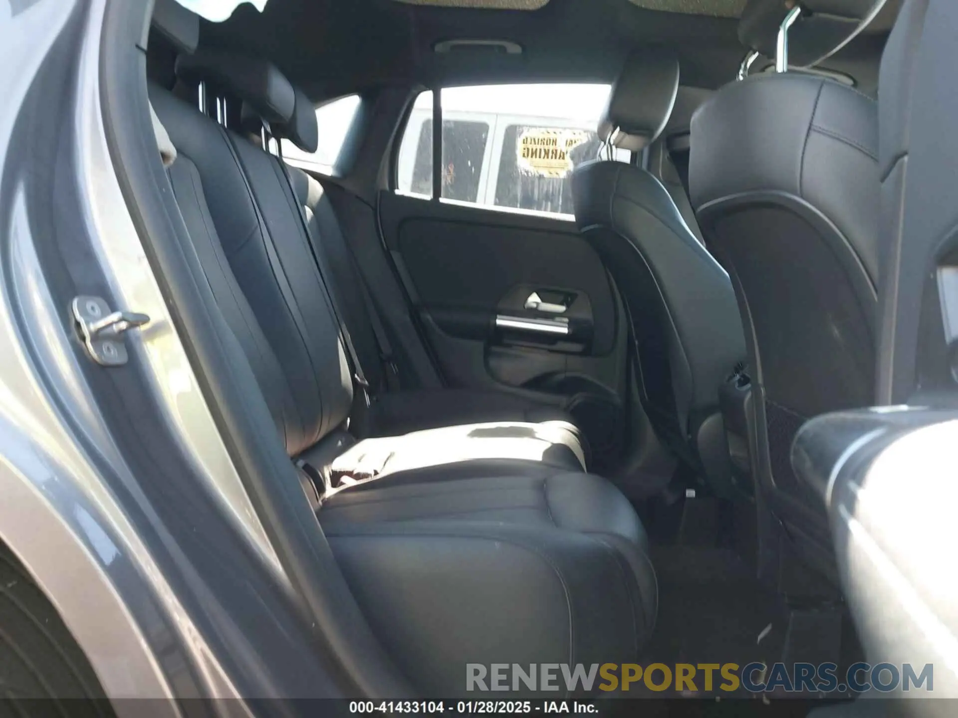 8 fotografías del automóvil dañado W1N4N4GB0PJ521895 MERCEDES-BENZ GLA 250 2023