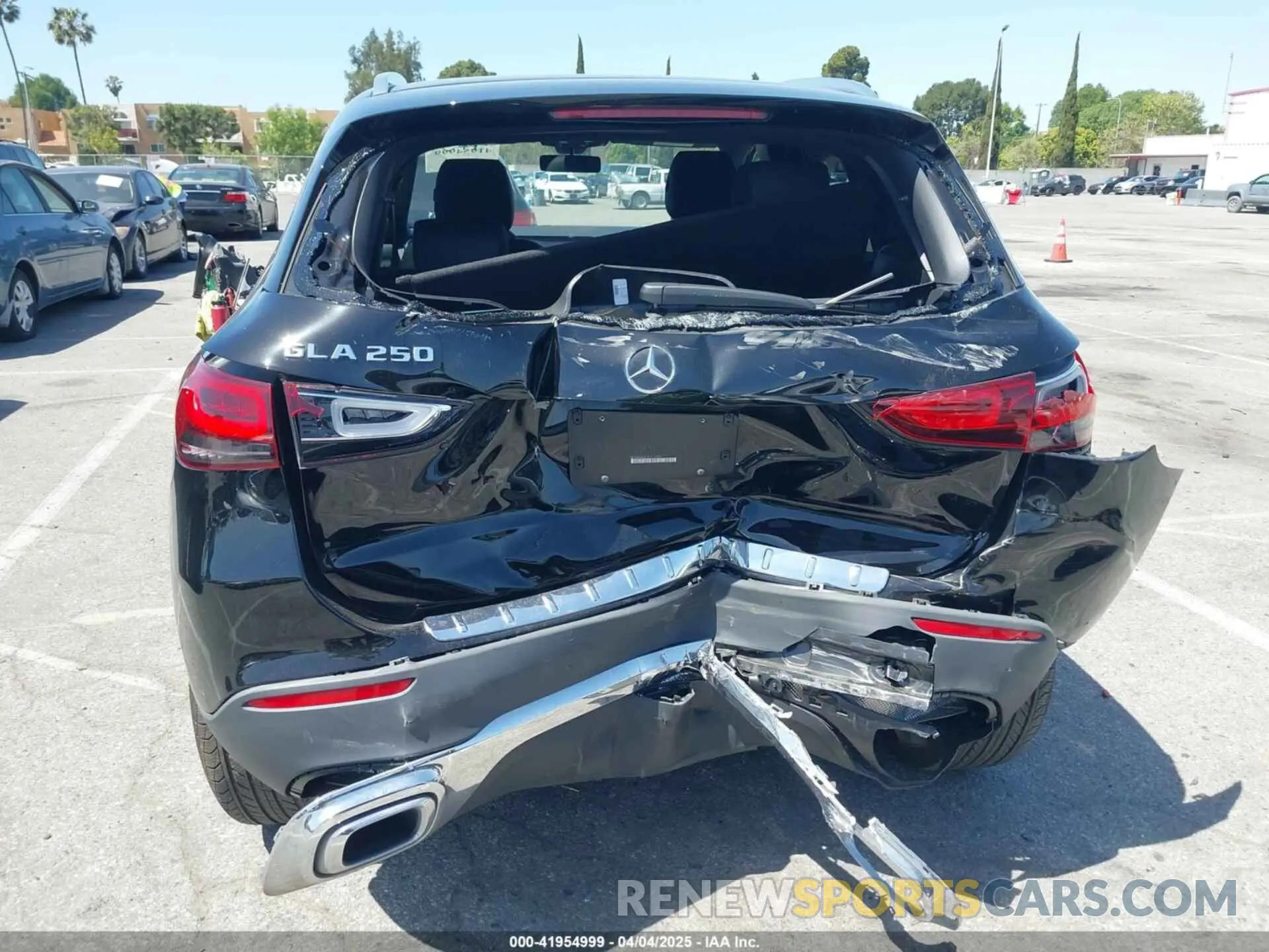 16 fotografías del automóvil dañado W1N4N4GB1PJ510839 MERCEDES-BENZ GLA 250 2023