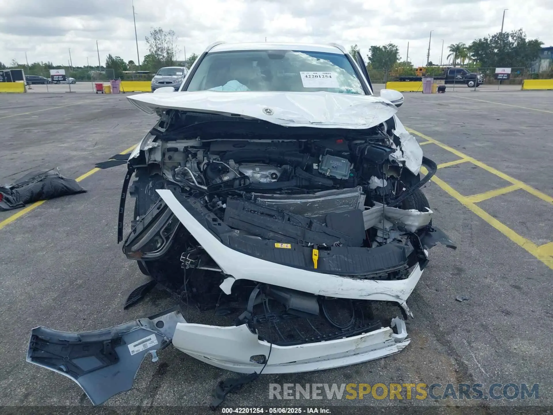 12 fotografías del automóvil dañado W1N4N4GB4PJ498699 MERCEDES-BENZ GLA 250 2023