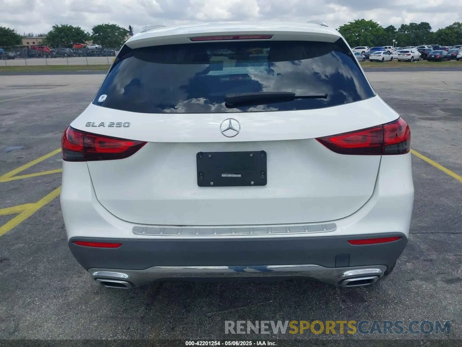 16 fotografías del automóvil dañado W1N4N4GB4PJ498699 MERCEDES-BENZ GLA 250 2023