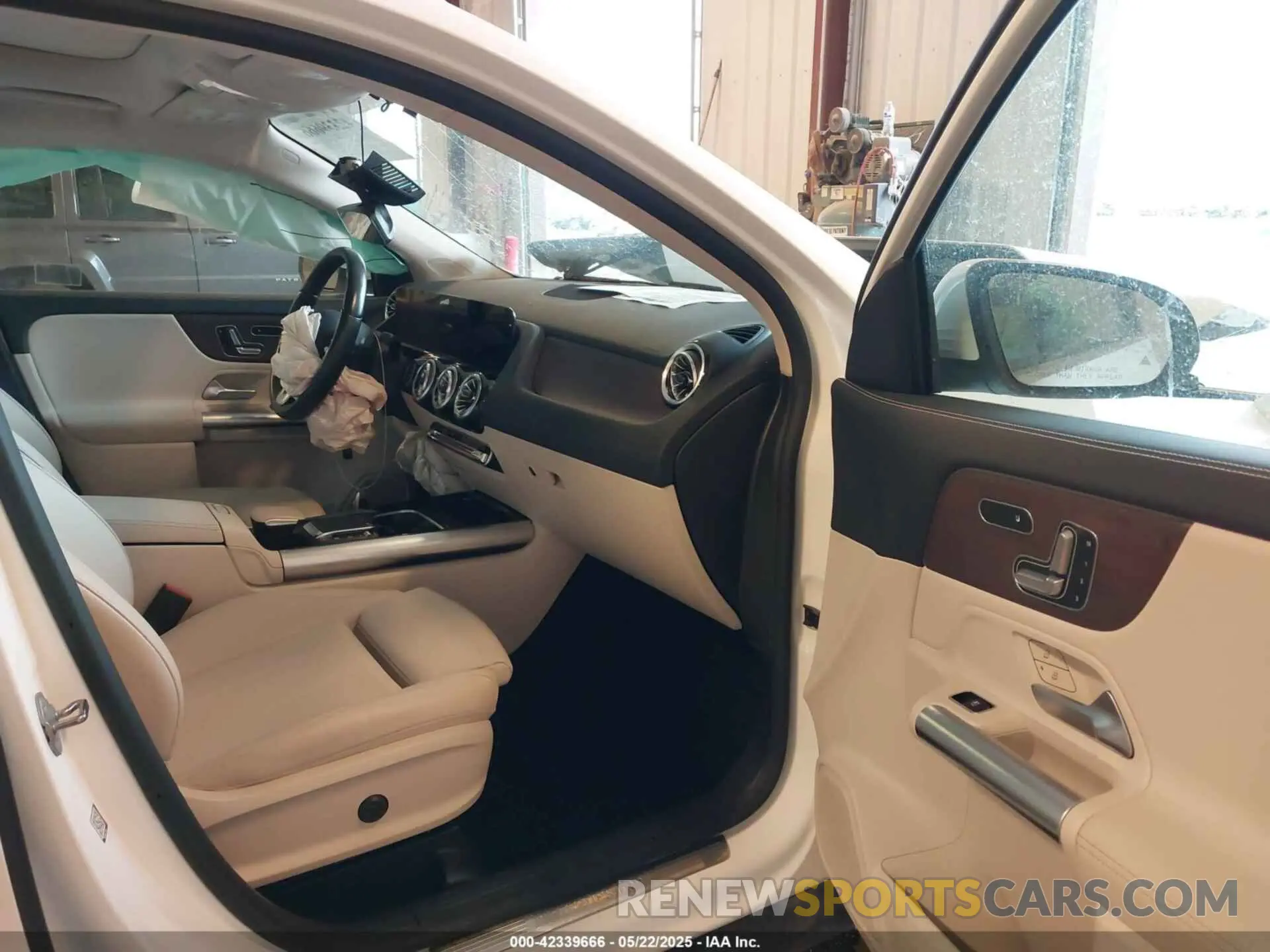 5 fotografías del automóvil dañado W1N4N4HB3PJ479110 MERCEDES-BENZ GLA 250 2023