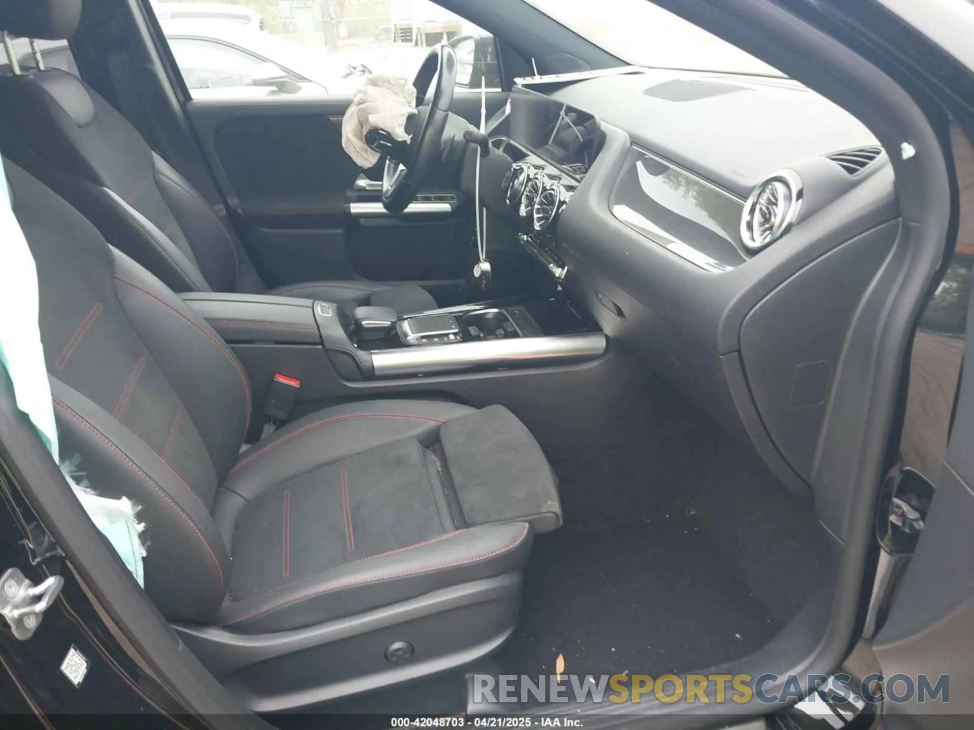 5 fotografías del automóvil dañado W1N4N4HB3PJ506550 MERCEDES-BENZ GLA 250 2023