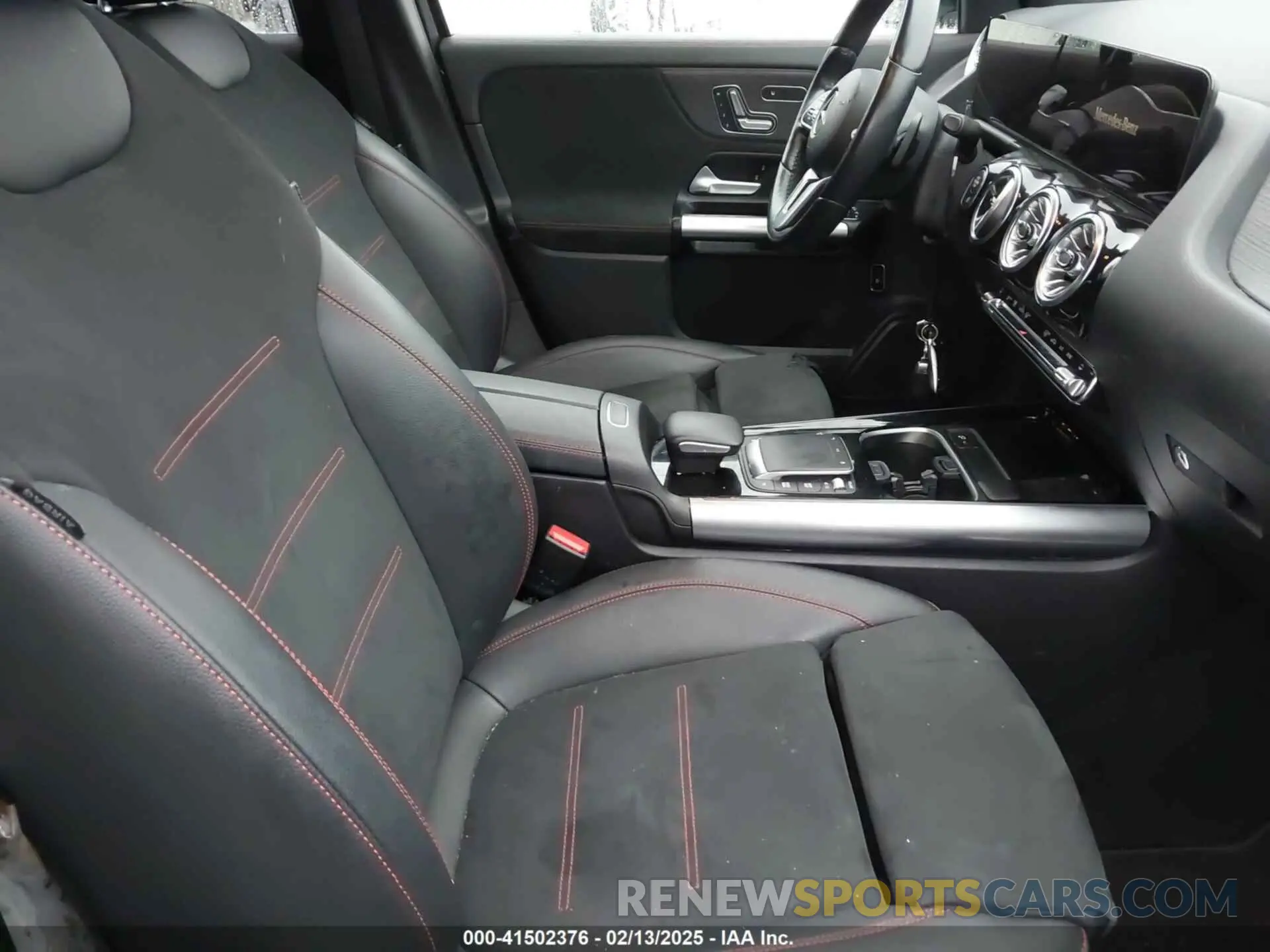 5 fotografías del automóvil dañado W1N4N4HB4PJ467578 MERCEDES-BENZ GLA 250 2023