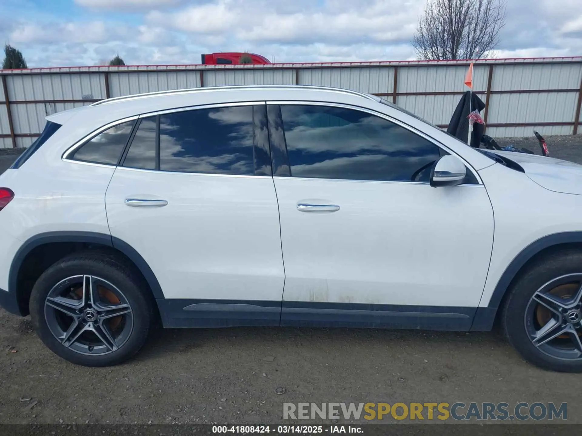 13 fotografías del automóvil dañado W1N4N4HB6PJ487038 MERCEDES-BENZ GLA 250 2023