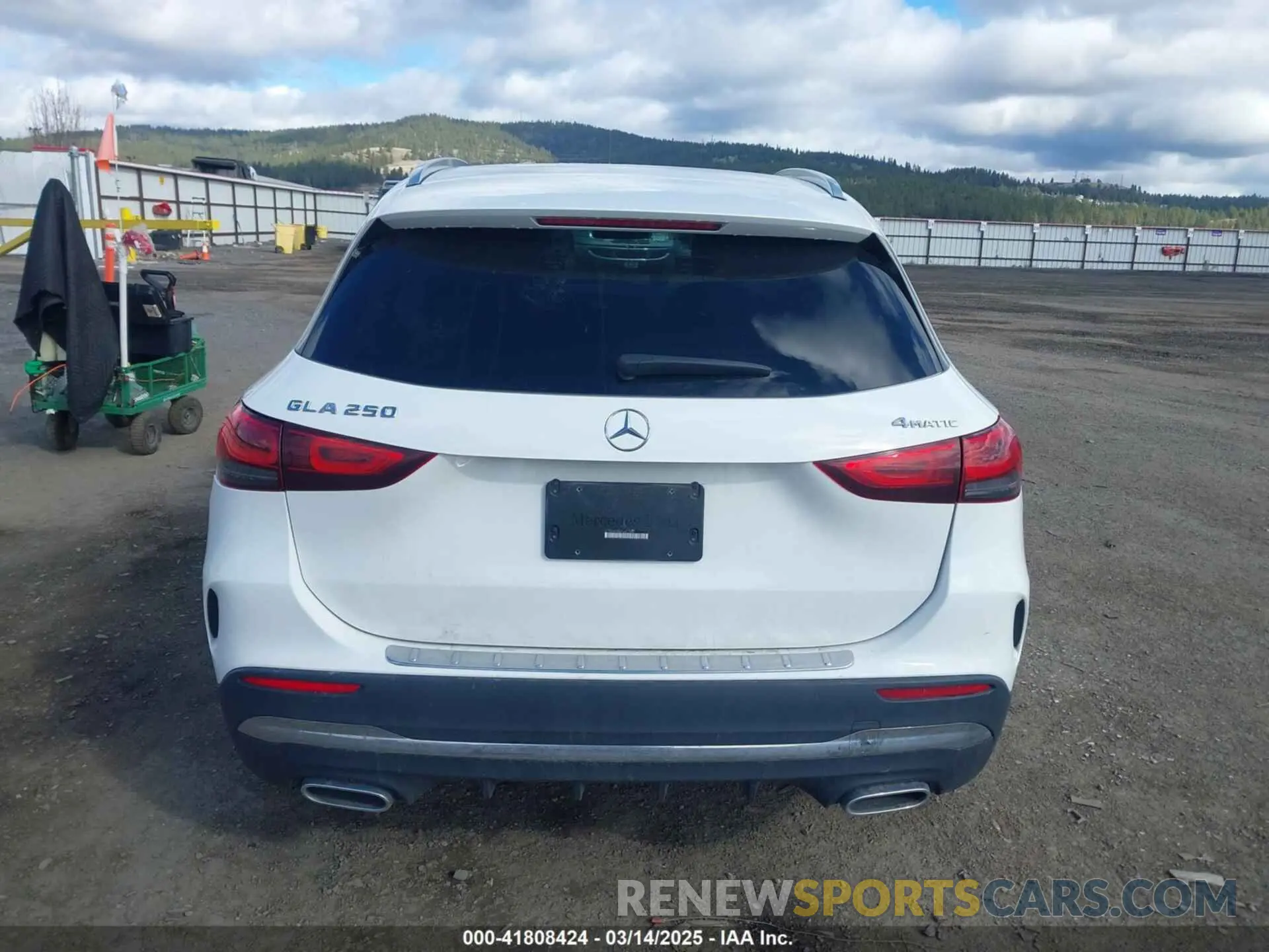 16 fotografías del automóvil dañado W1N4N4HB6PJ487038 MERCEDES-BENZ GLA 250 2023
