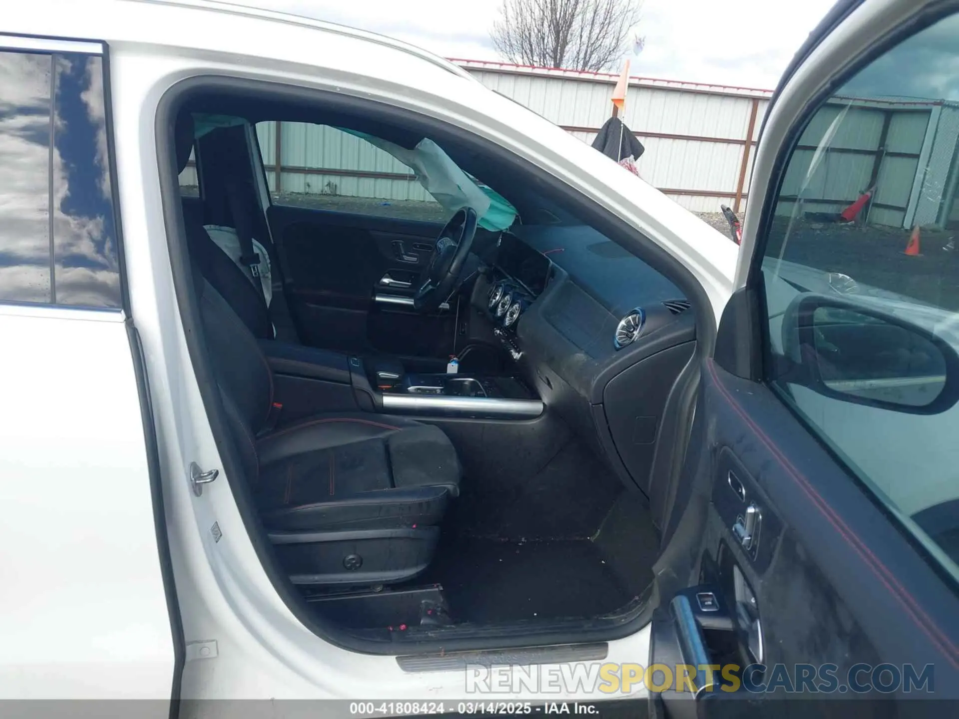 5 fotografías del automóvil dañado W1N4N4HB6PJ487038 MERCEDES-BENZ GLA 250 2023