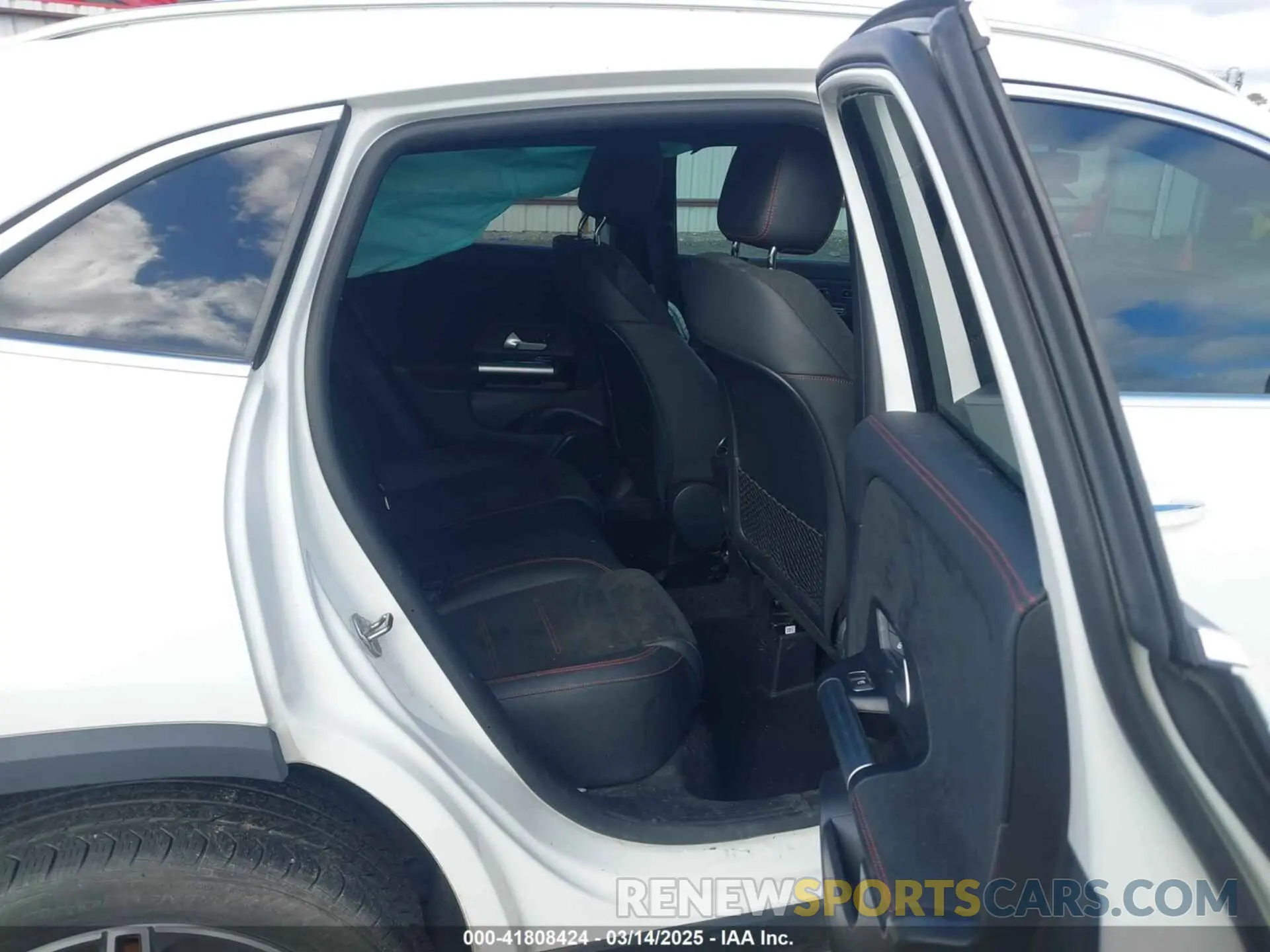 8 fotografías del automóvil dañado W1N4N4HB6PJ487038 MERCEDES-BENZ GLA 250 2023