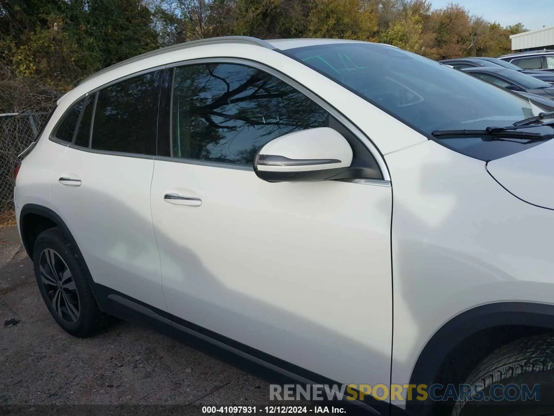 12 fotografías del automóvil dañado W1N4N4GB3SJ637911 MERCEDES-BENZ GLA 250 2025