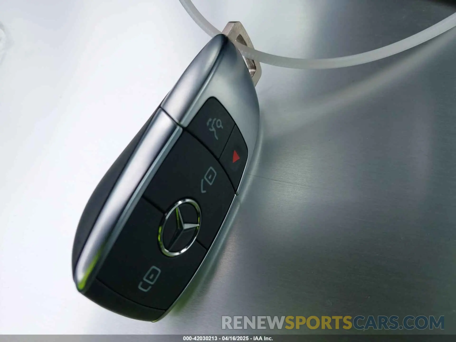 11 fotografías del automóvil dañado W1N4N4GB6SJ672085 MERCEDES-BENZ GLA 250 2025
