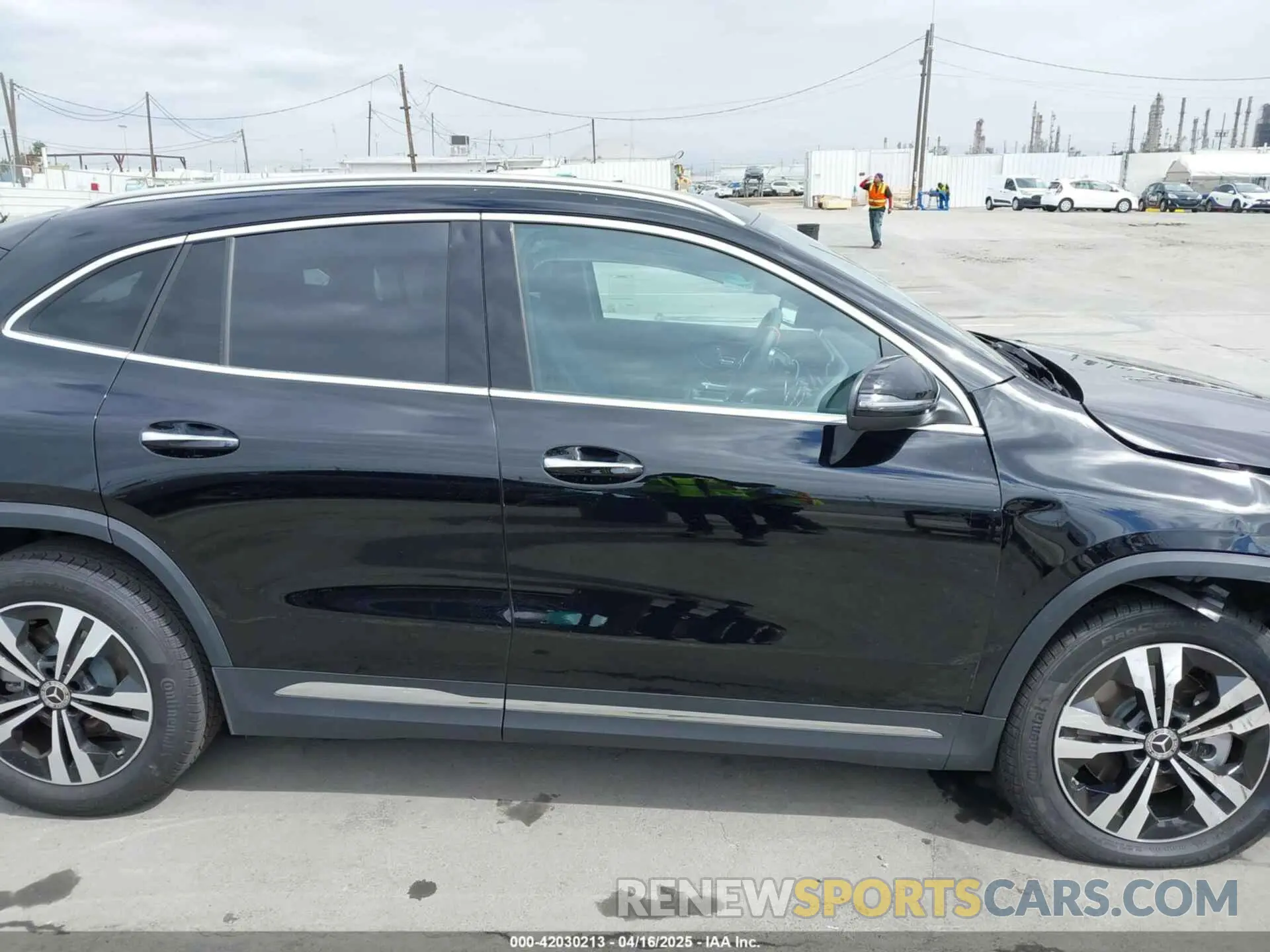 13 fotografías del automóvil dañado W1N4N4GB6SJ672085 MERCEDES-BENZ GLA 250 2025