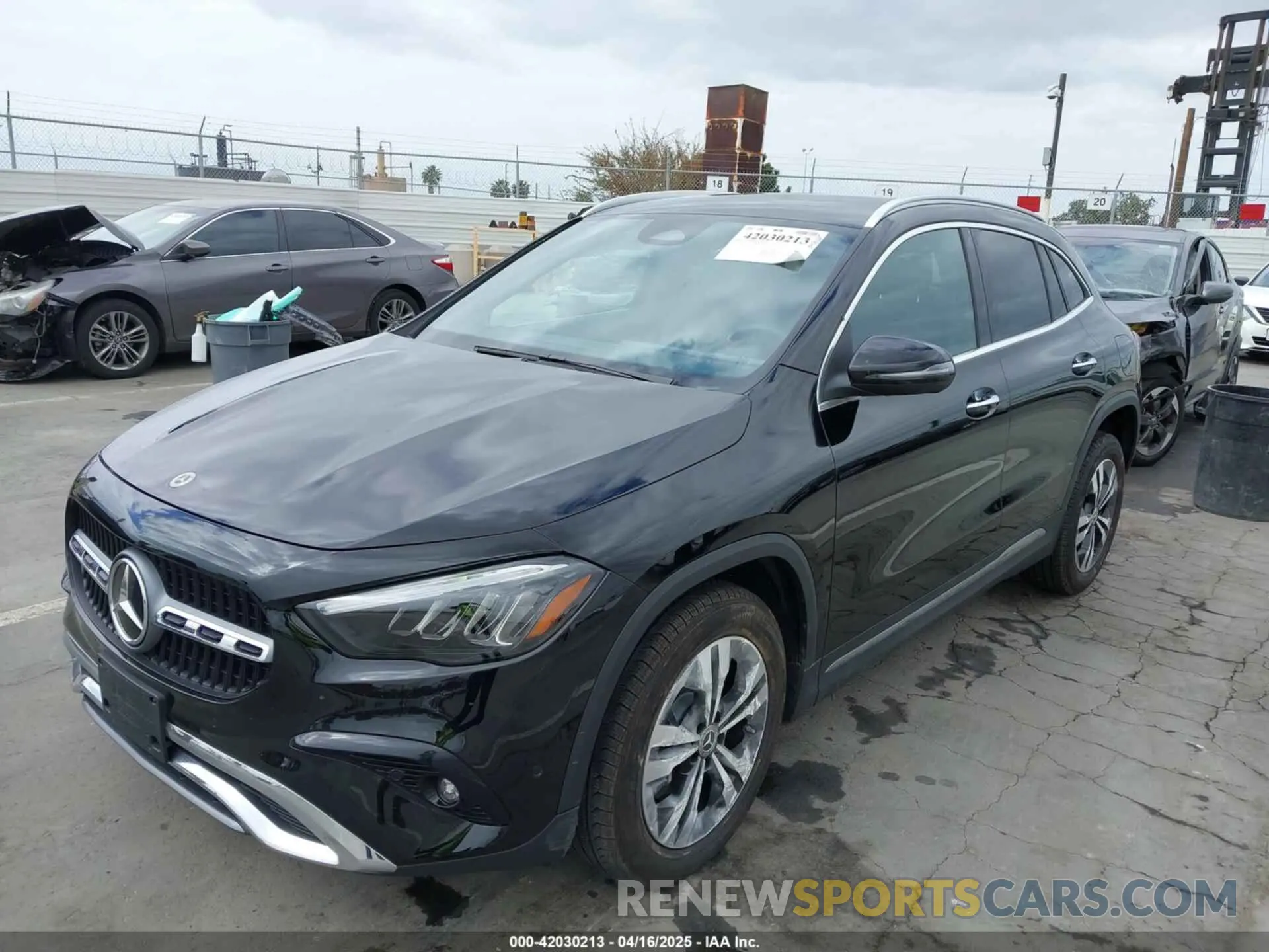 2 fotografías del automóvil dañado W1N4N4GB6SJ672085 MERCEDES-BENZ GLA 250 2025
