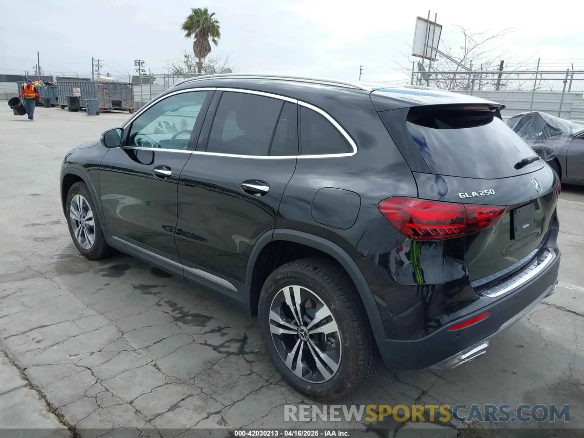3 fotografías del automóvil dañado W1N4N4GB6SJ672085 MERCEDES-BENZ GLA 250 2025
