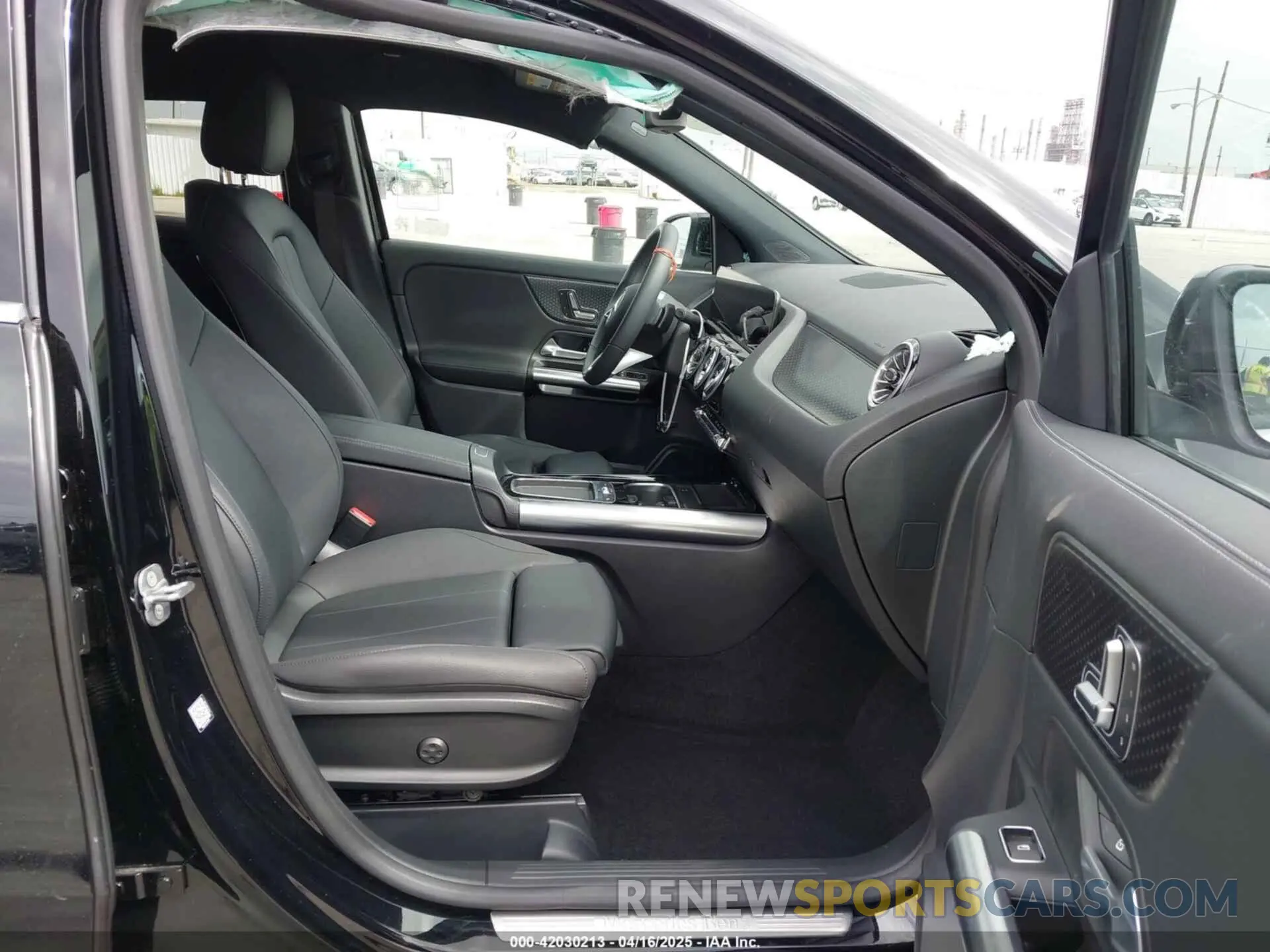 5 fotografías del automóvil dañado W1N4N4GB6SJ672085 MERCEDES-BENZ GLA 250 2025
