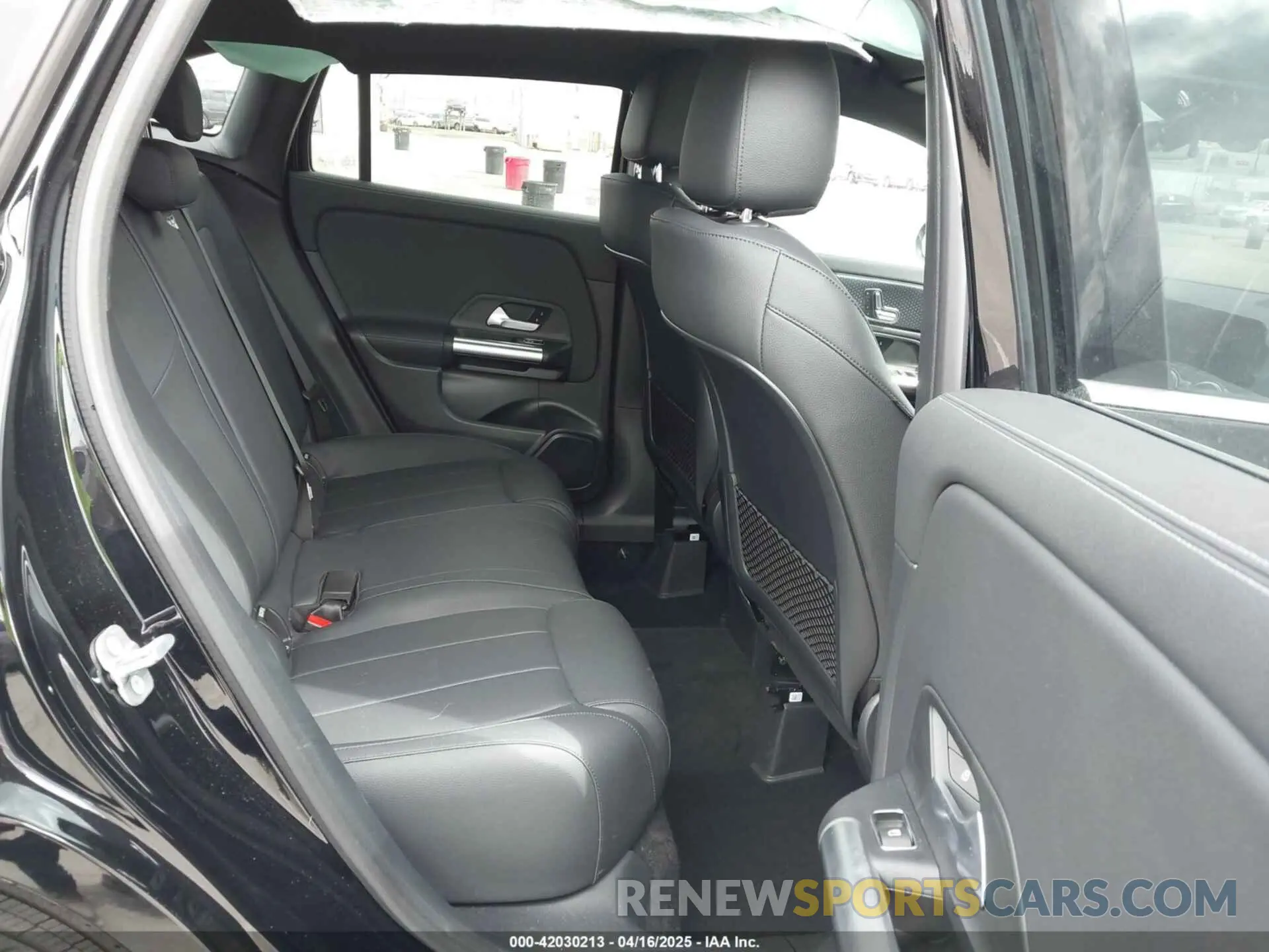 8 fotografías del automóvil dañado W1N4N4GB6SJ672085 MERCEDES-BENZ GLA 250 2025